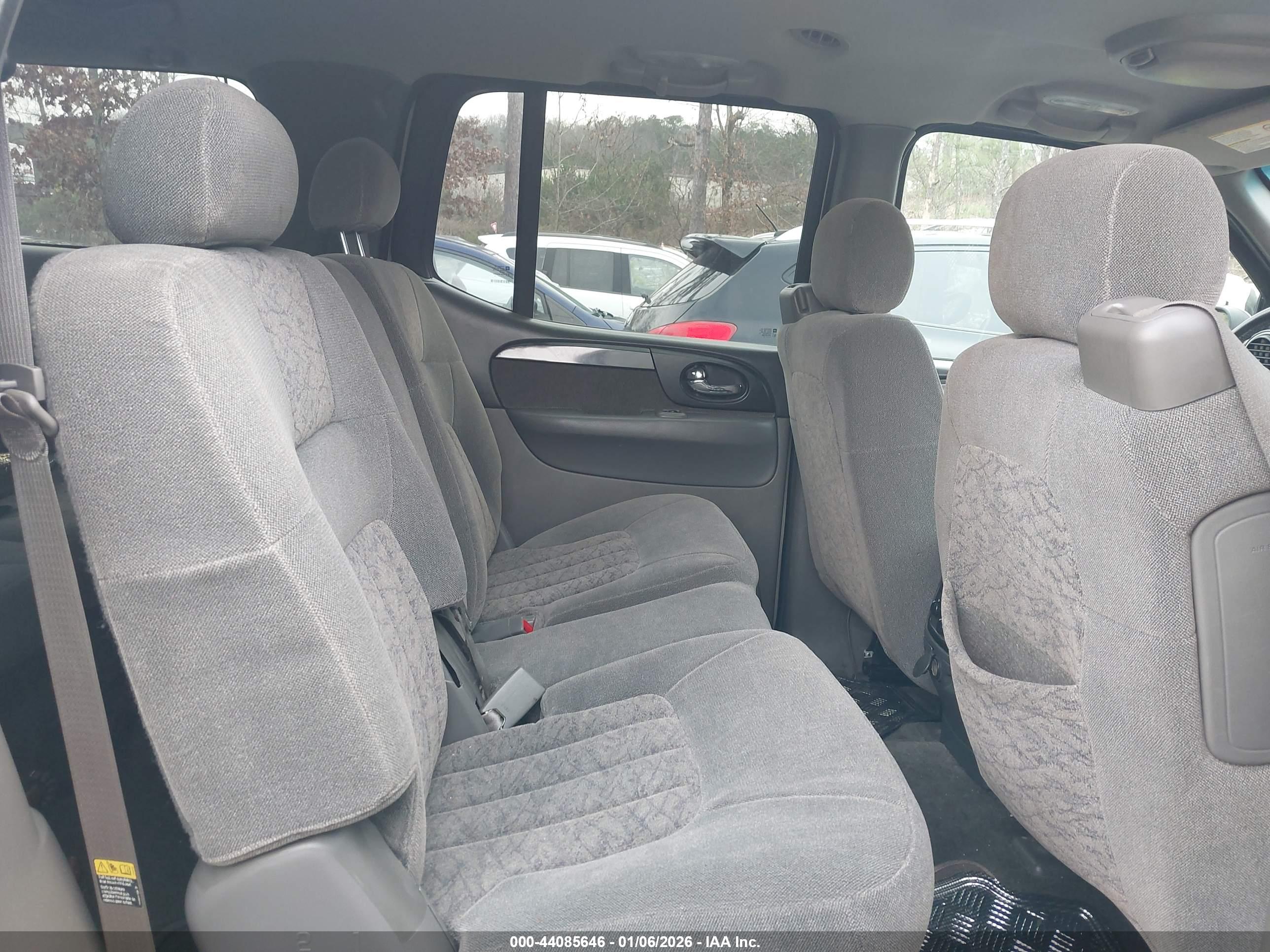 GMC ENVOY image 8