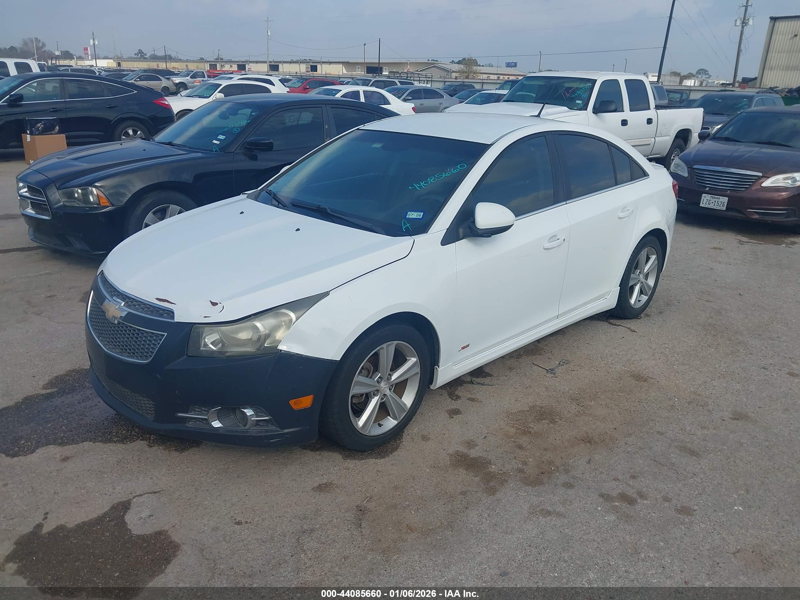 CHEVROLET CRUZE image 2