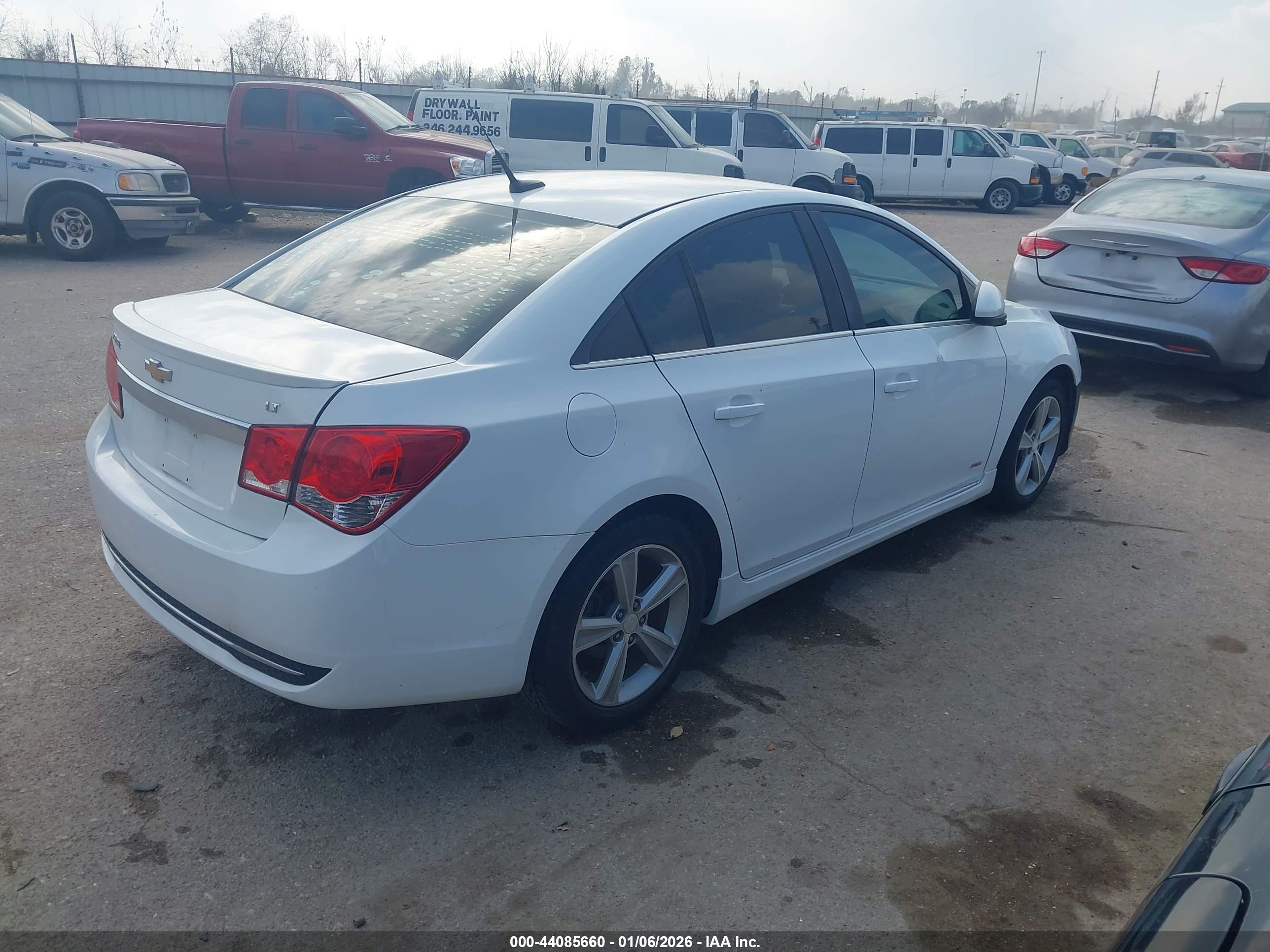 CHEVROLET CRUZE image 4