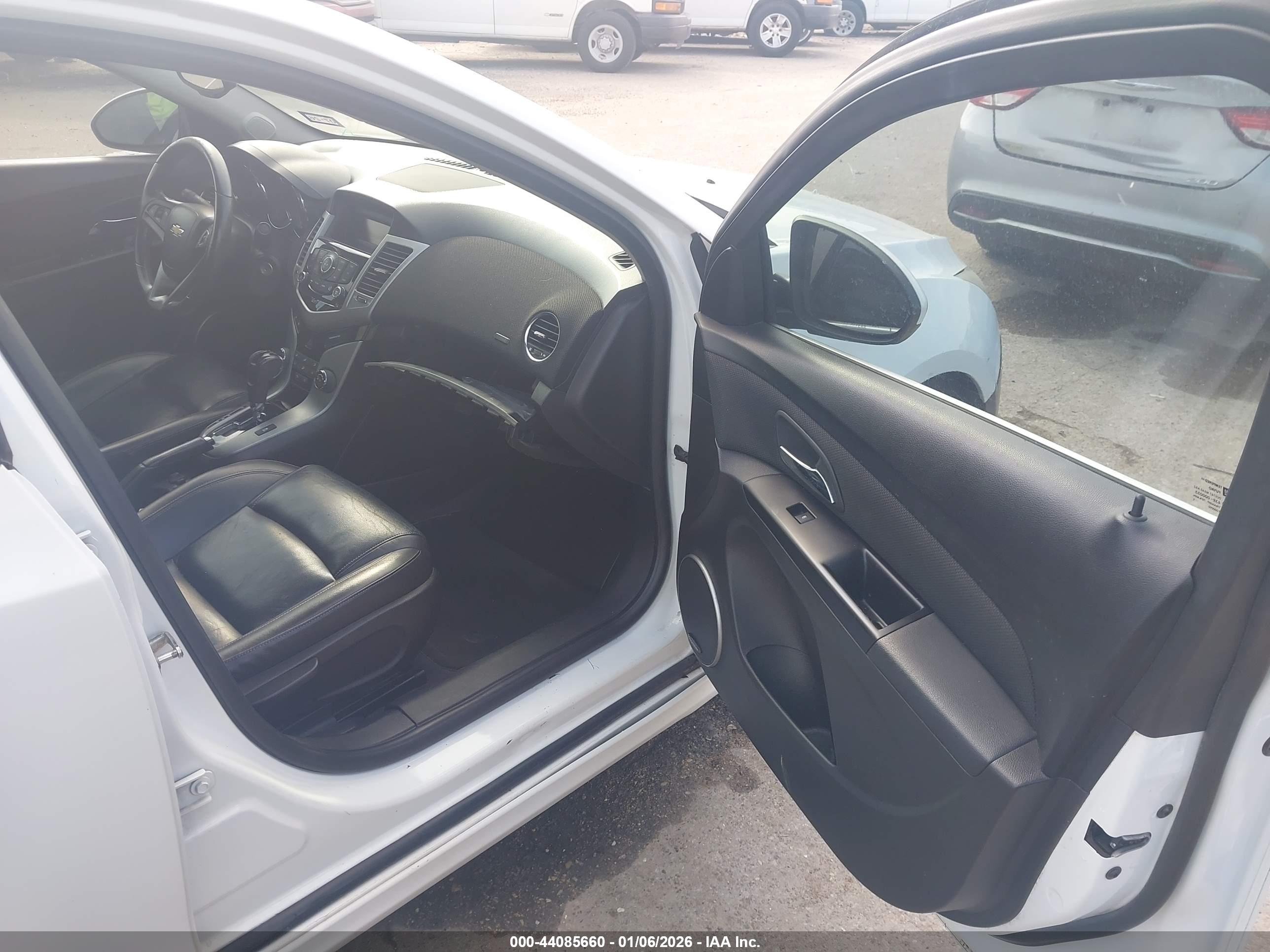 CHEVROLET CRUZE image 5