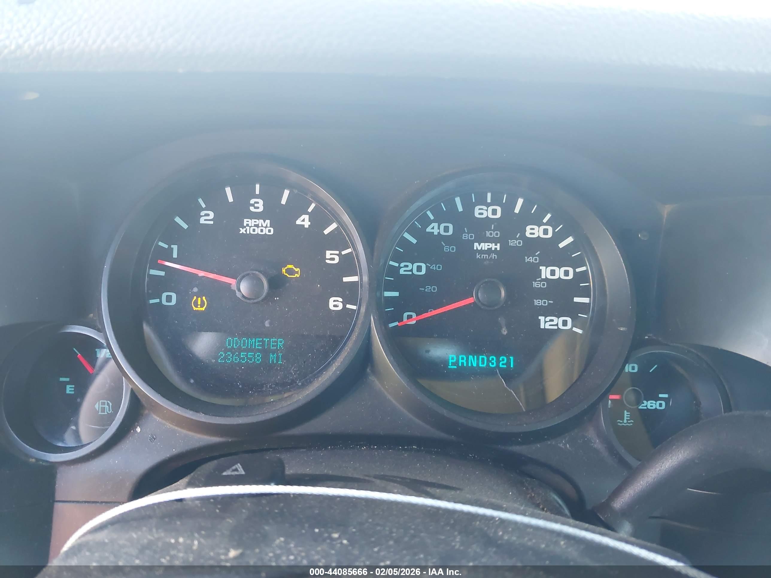 CHEVROLET SILVERADO image 7