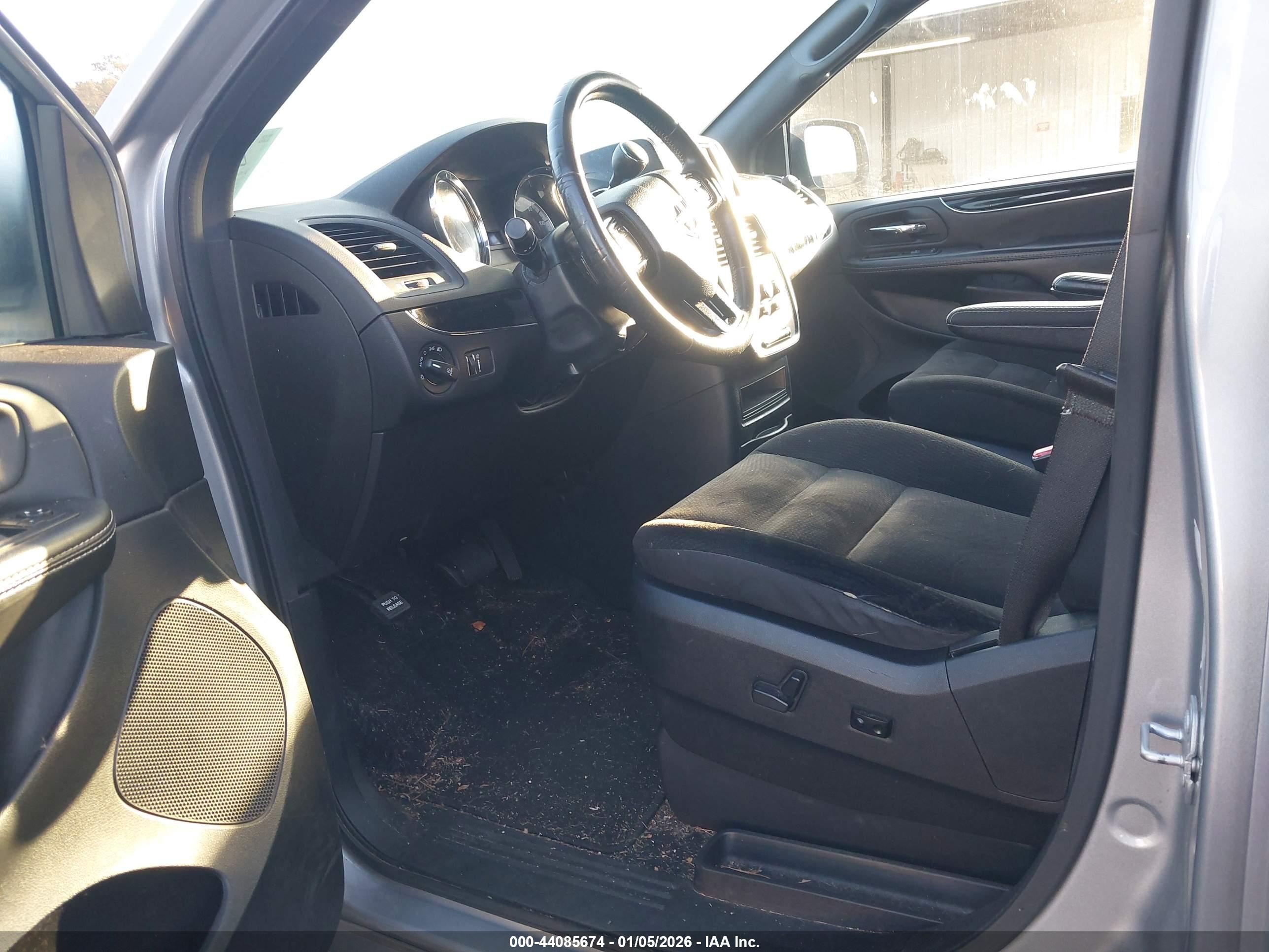 DODGE GRAND image 5