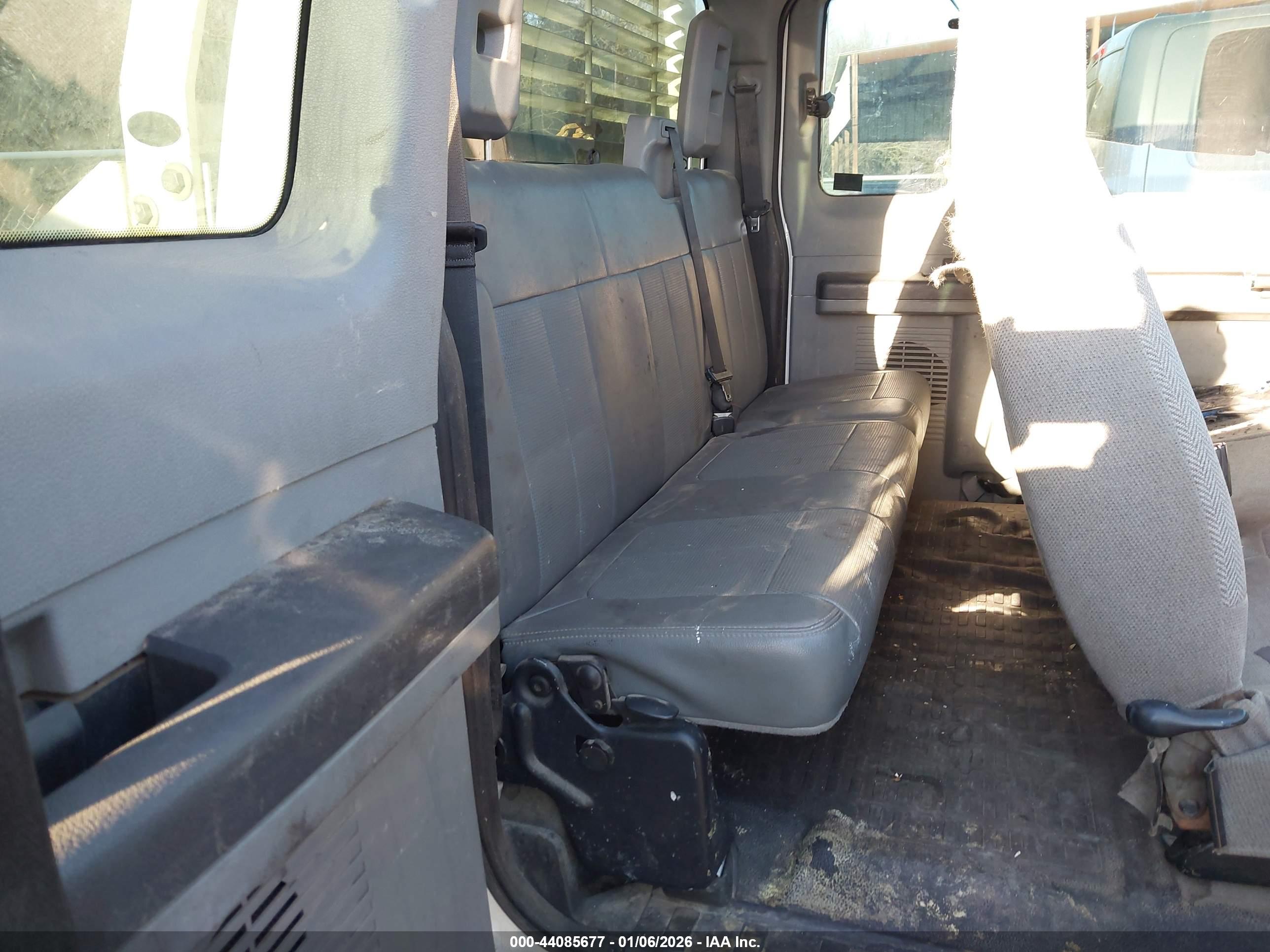 FORD F-250 image 8