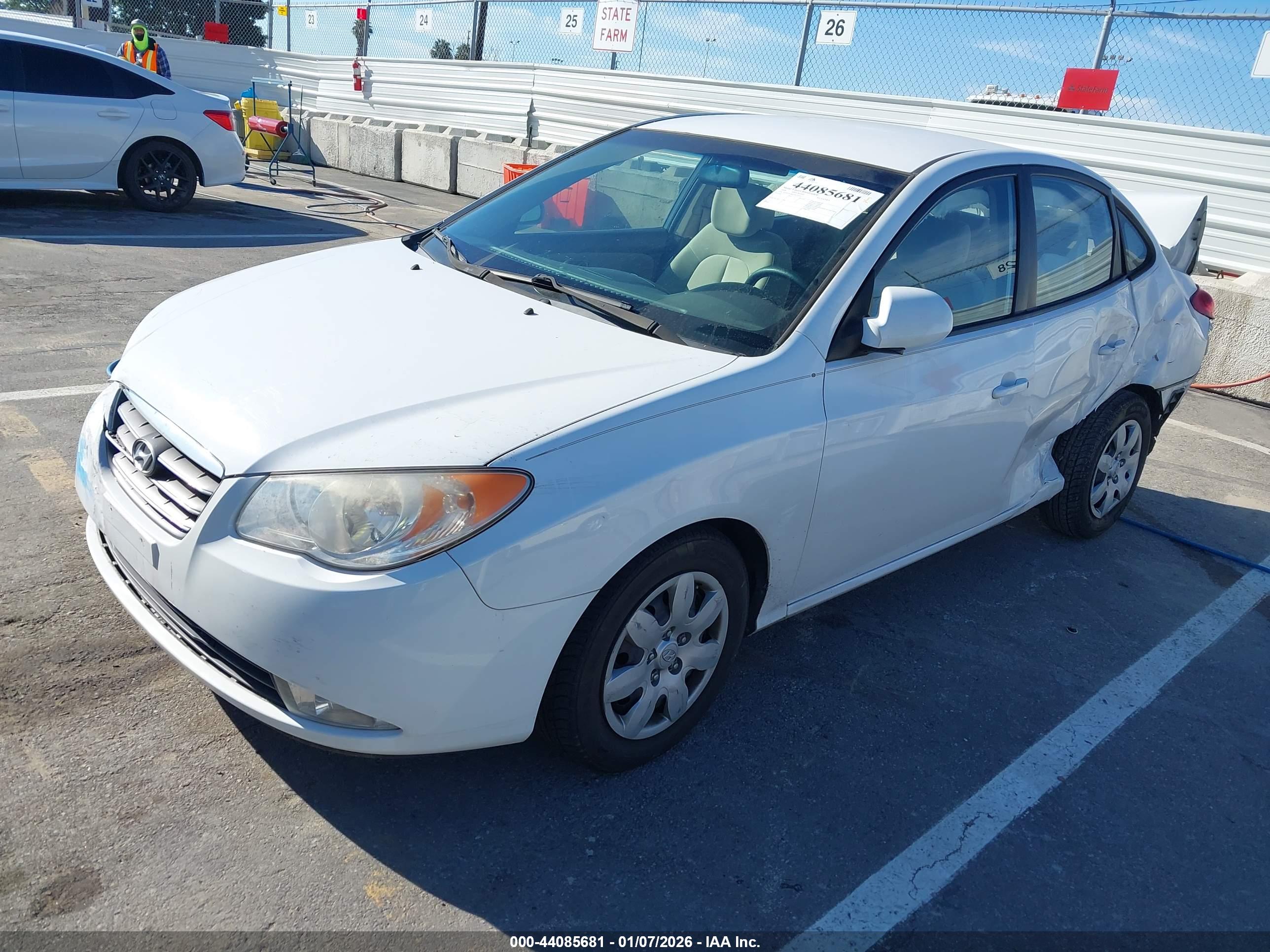 HYUNDAI ELANTRA image 2