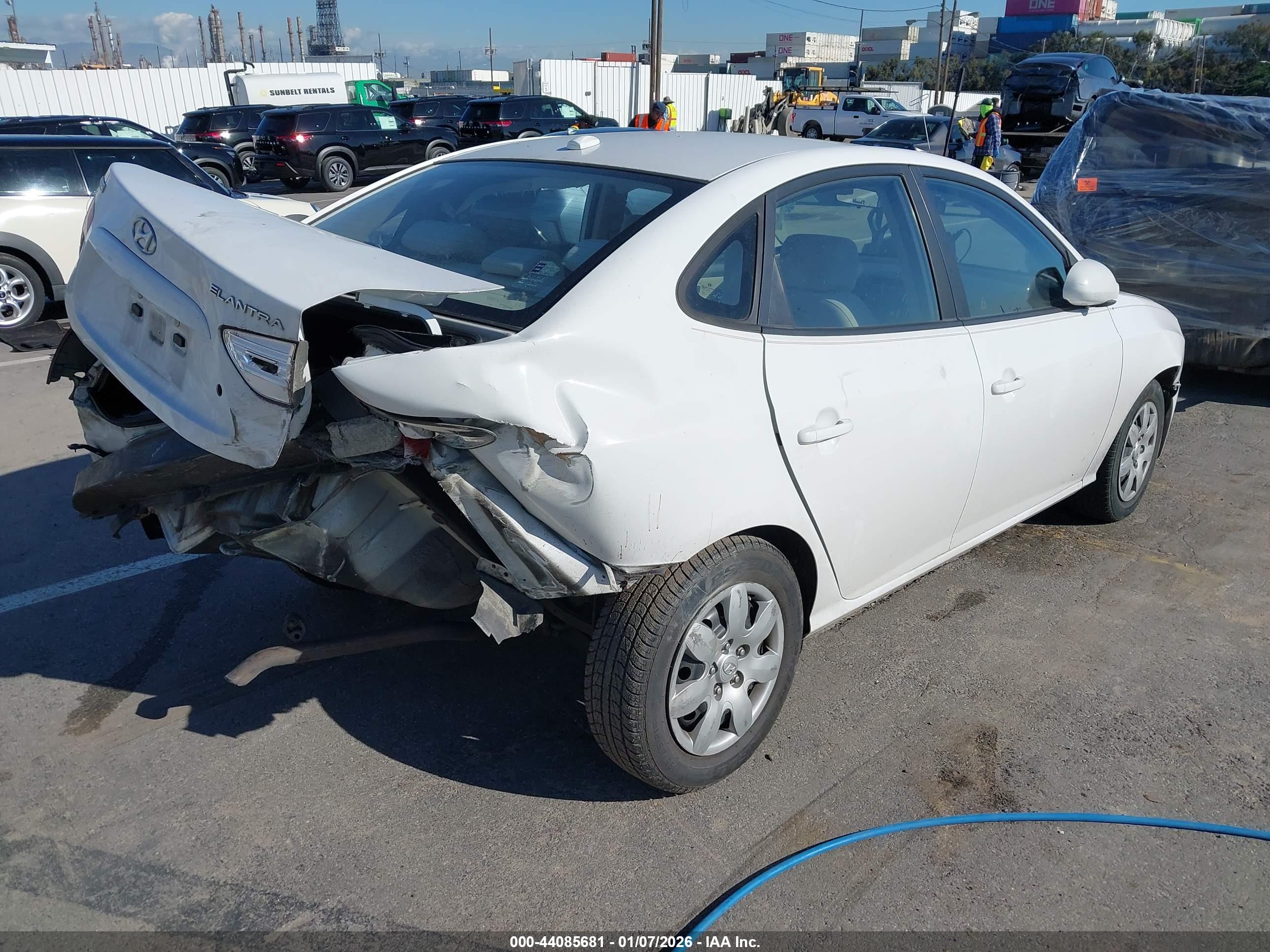 HYUNDAI ELANTRA image 4