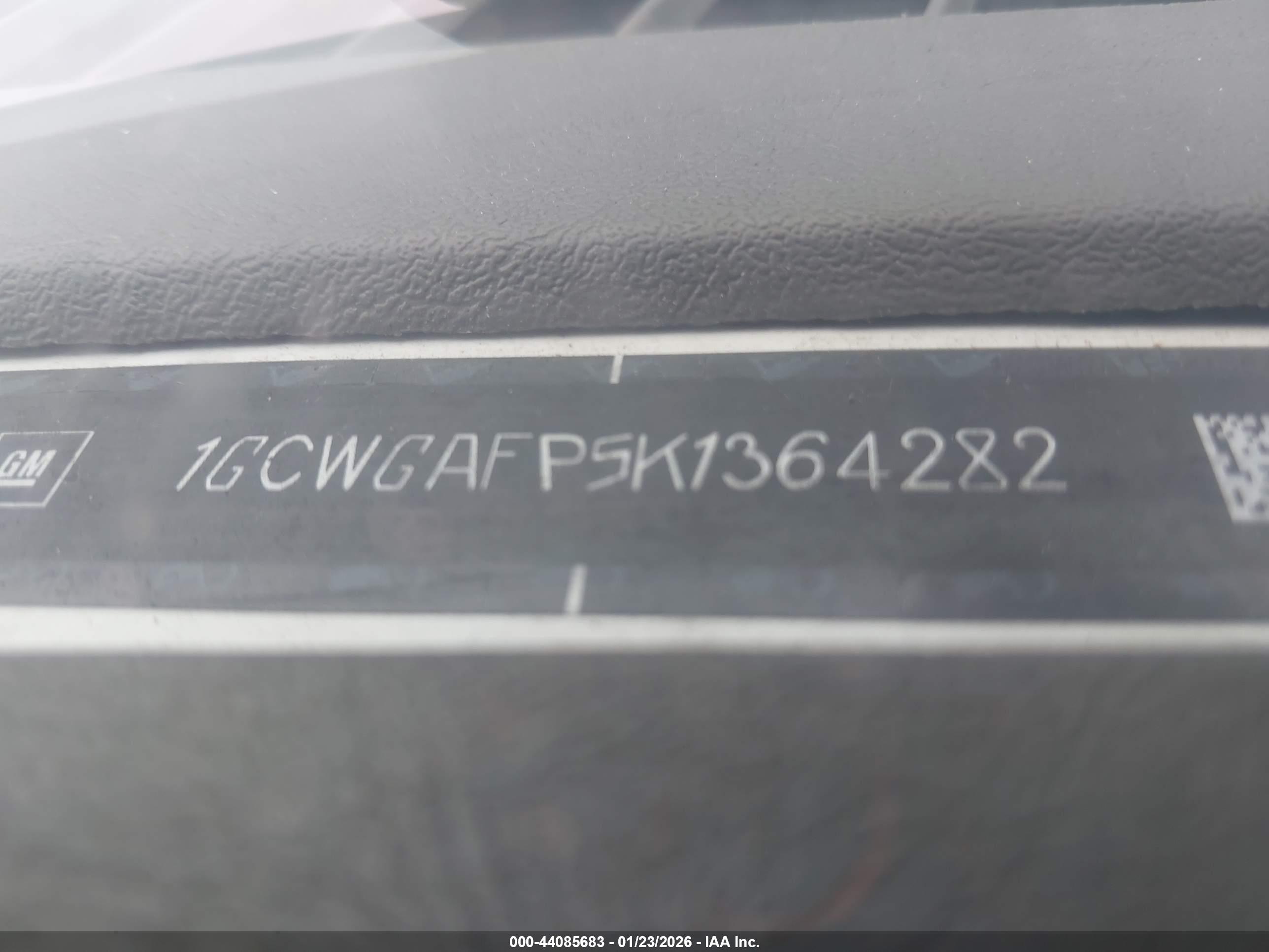 CHEVROLET EXPRESS image 9