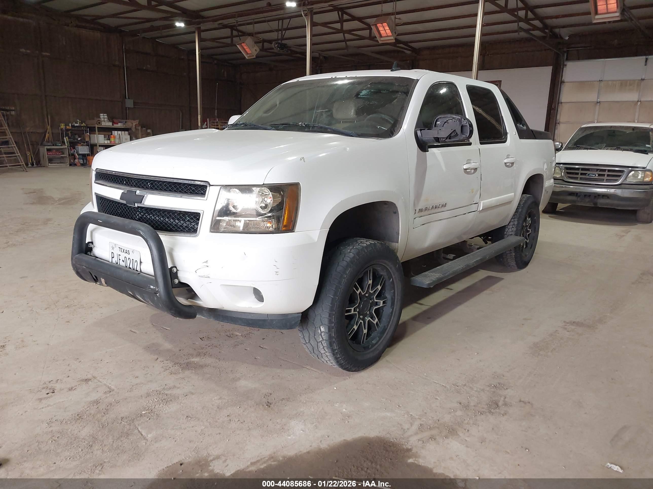 CHEVROLET AVALANCHE image 2