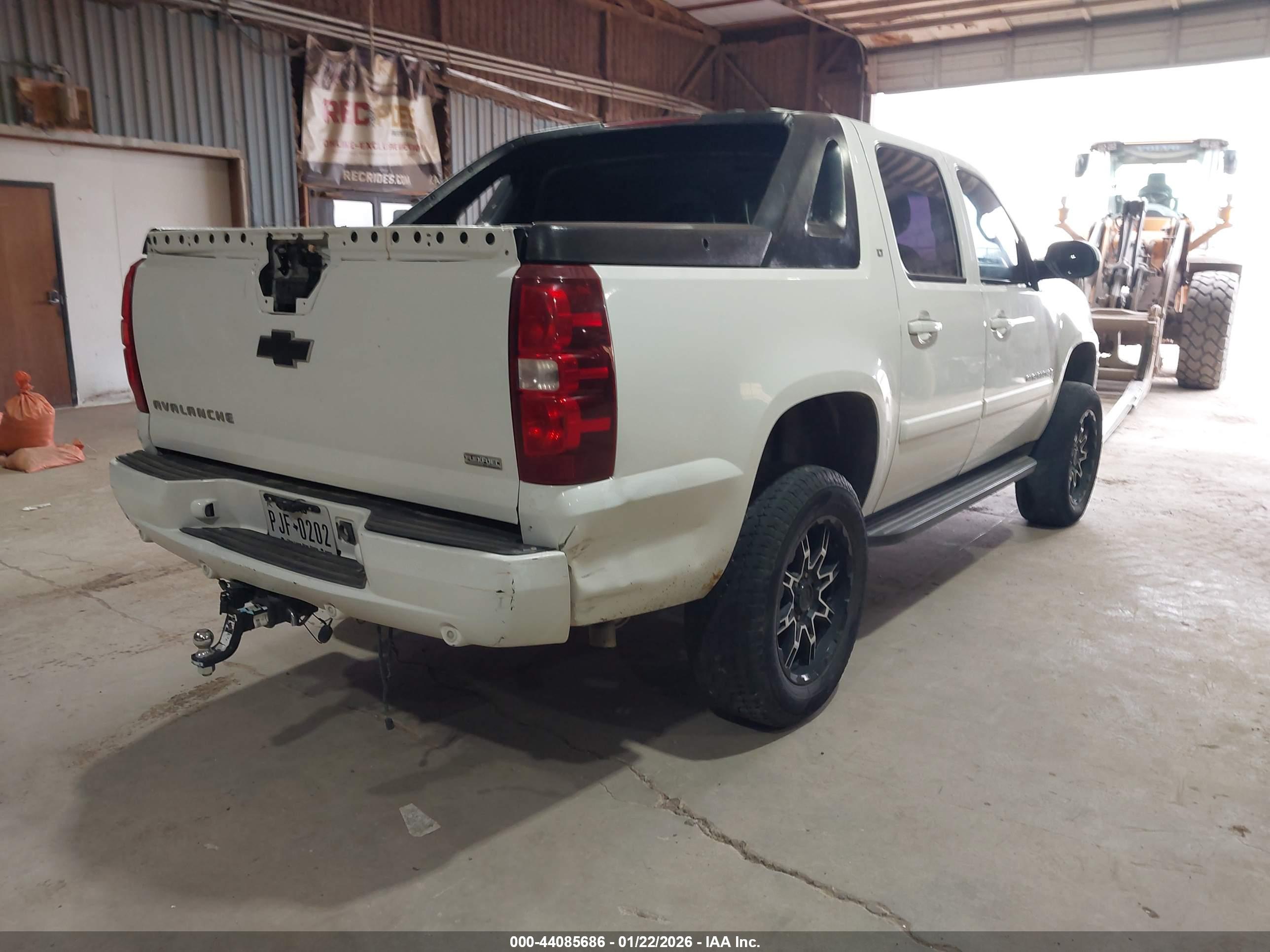 CHEVROLET AVALANCHE image 4