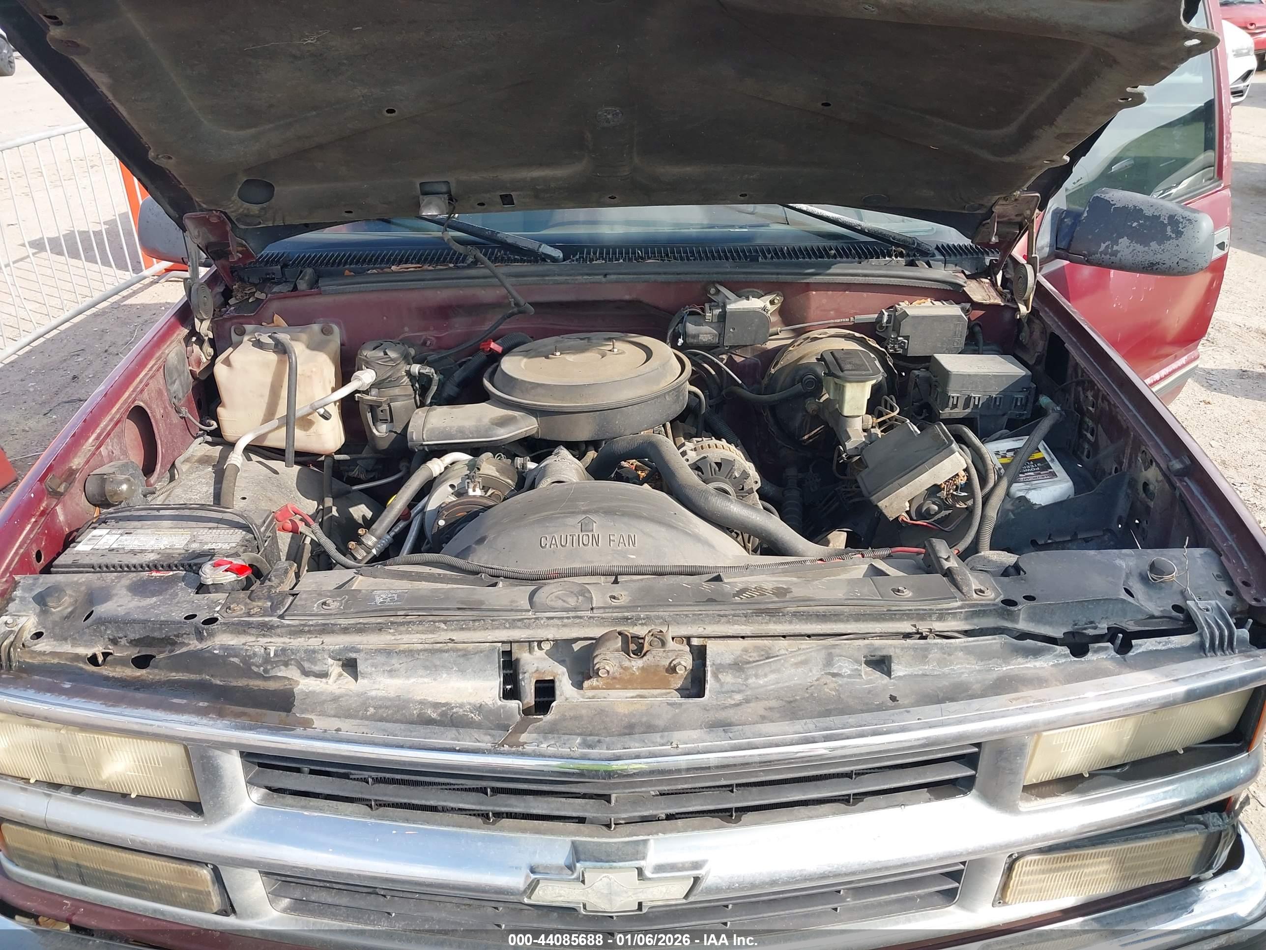 CHEVROLET GMT-400 image 10