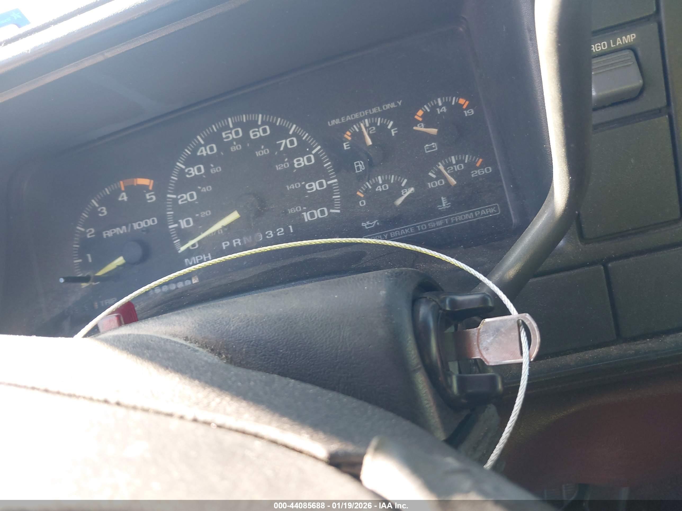 CHEVROLET GMT-400 image 11