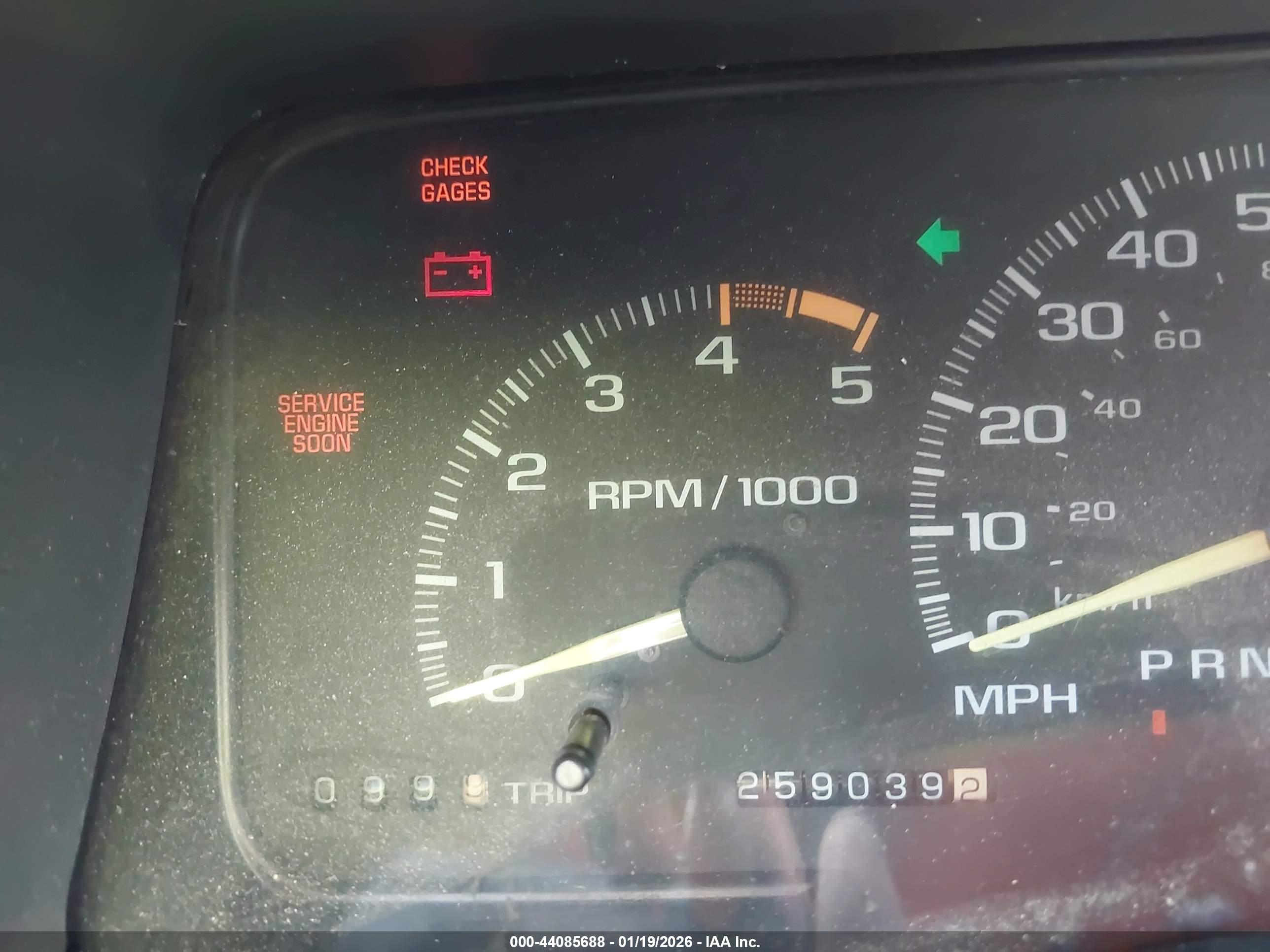 CHEVROLET GMT-400 image 7