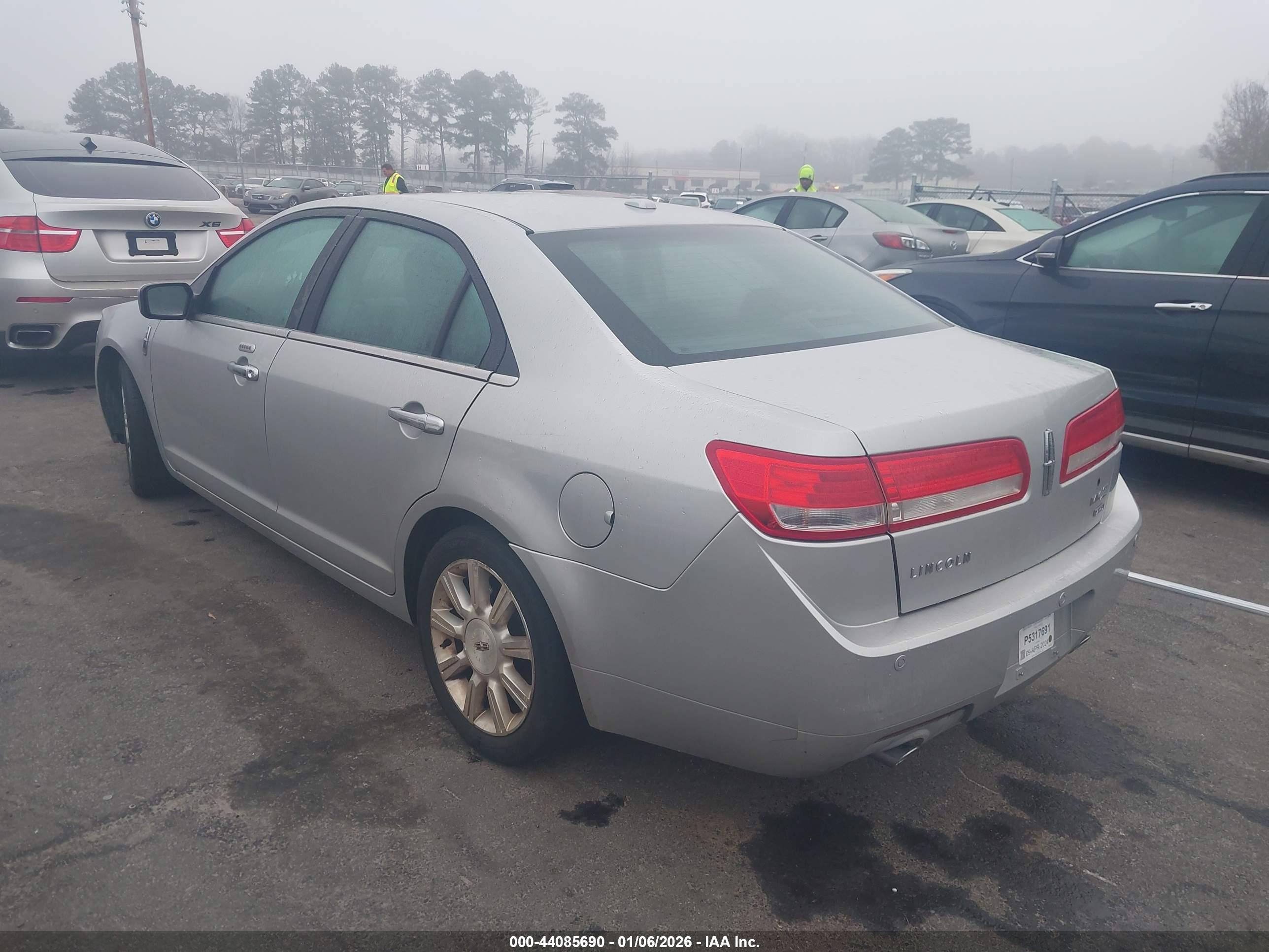 LINCOLN MKZ image 3