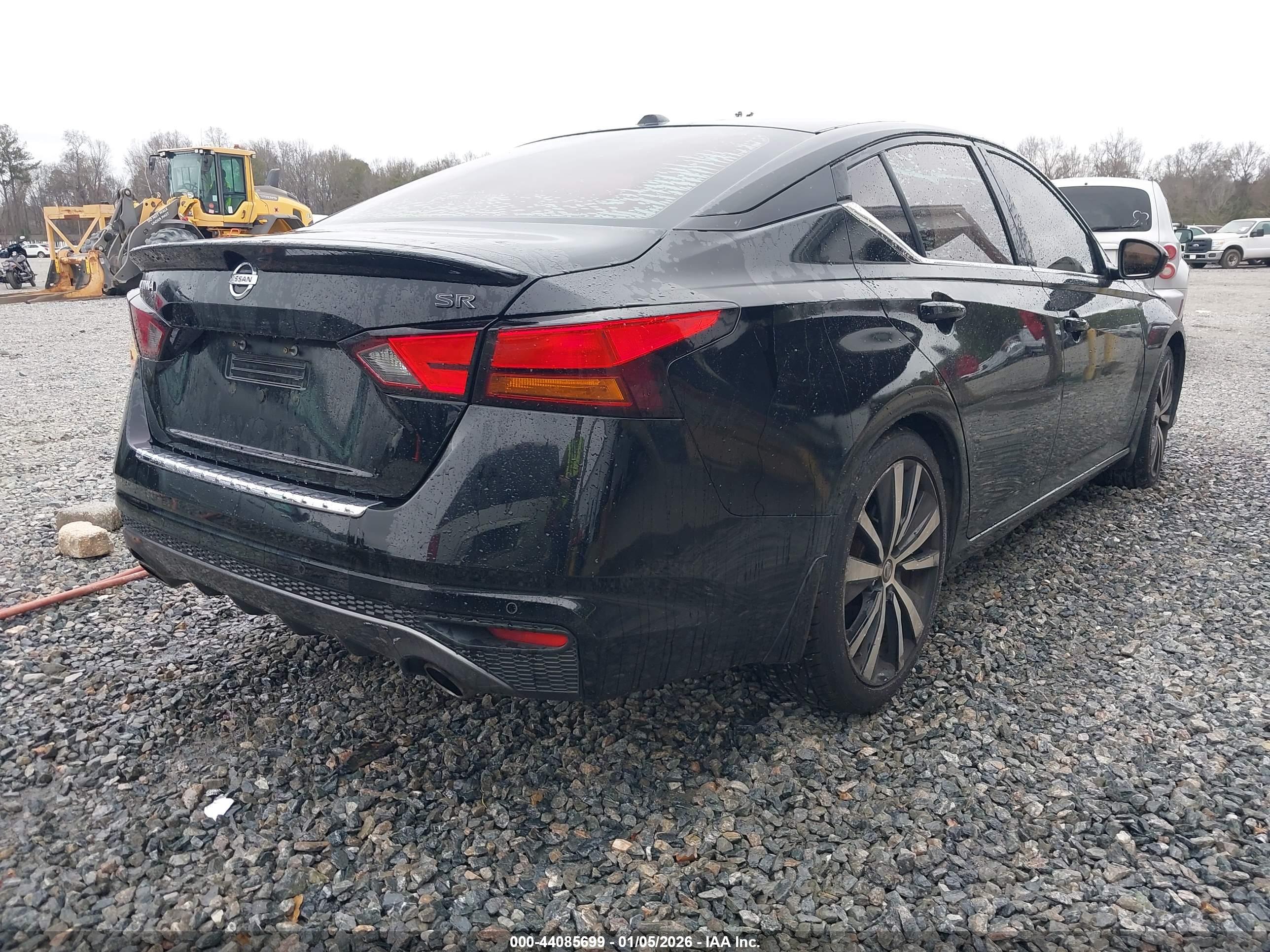 NISSAN ALTIMA image 4