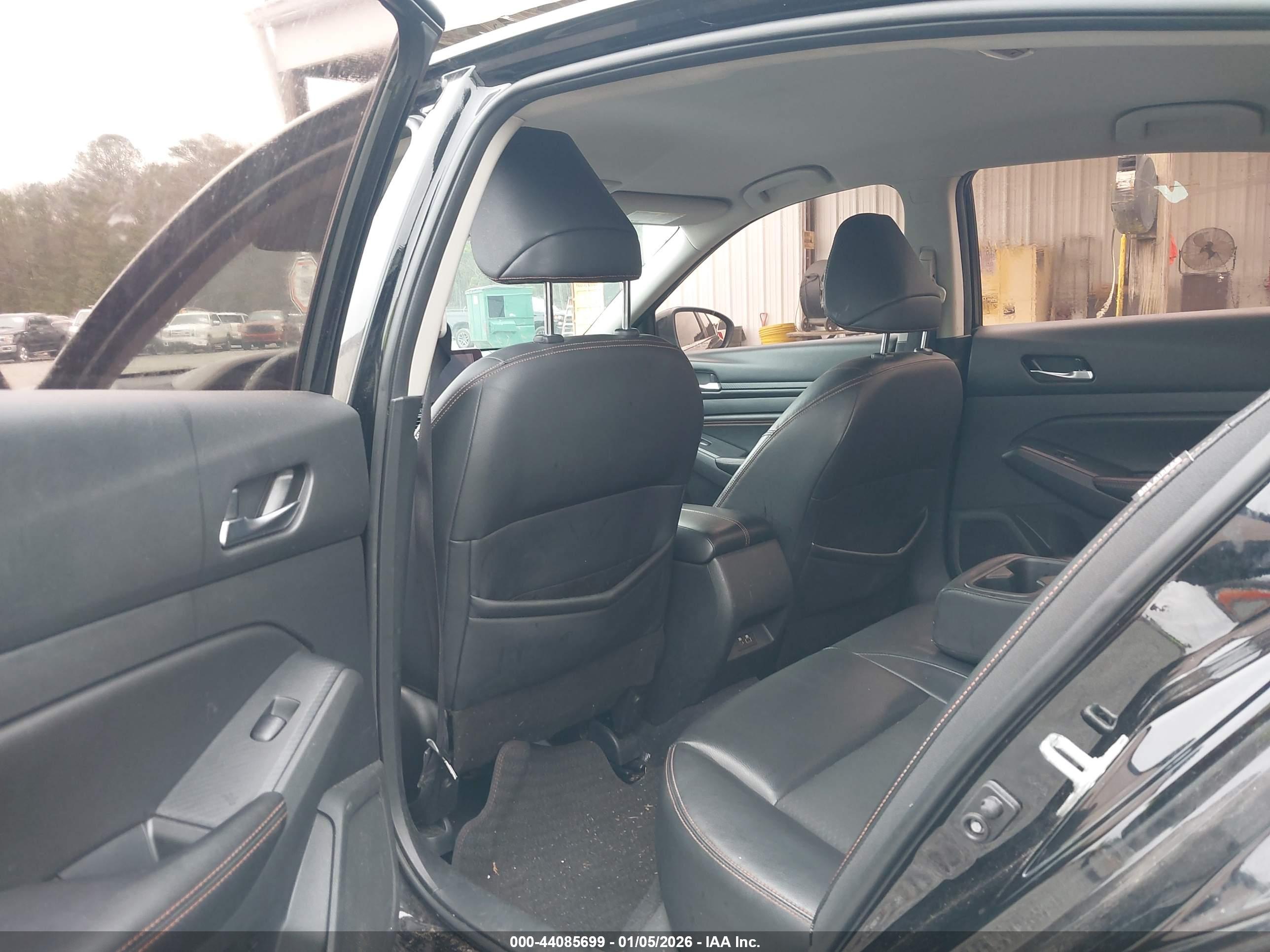 NISSAN ALTIMA image 8