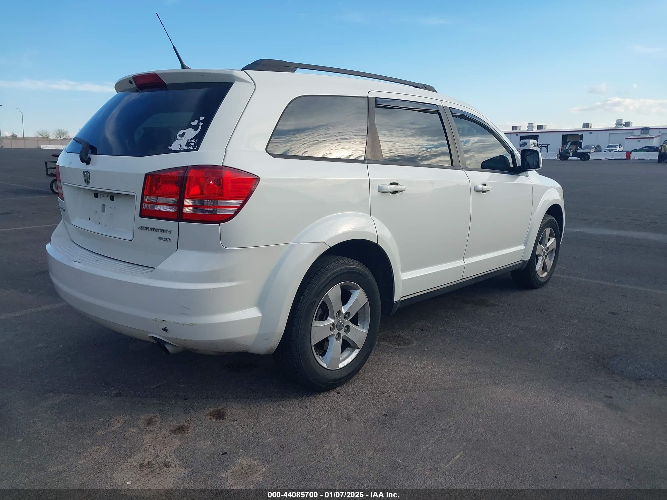 DODGE JOURNEY image 4
