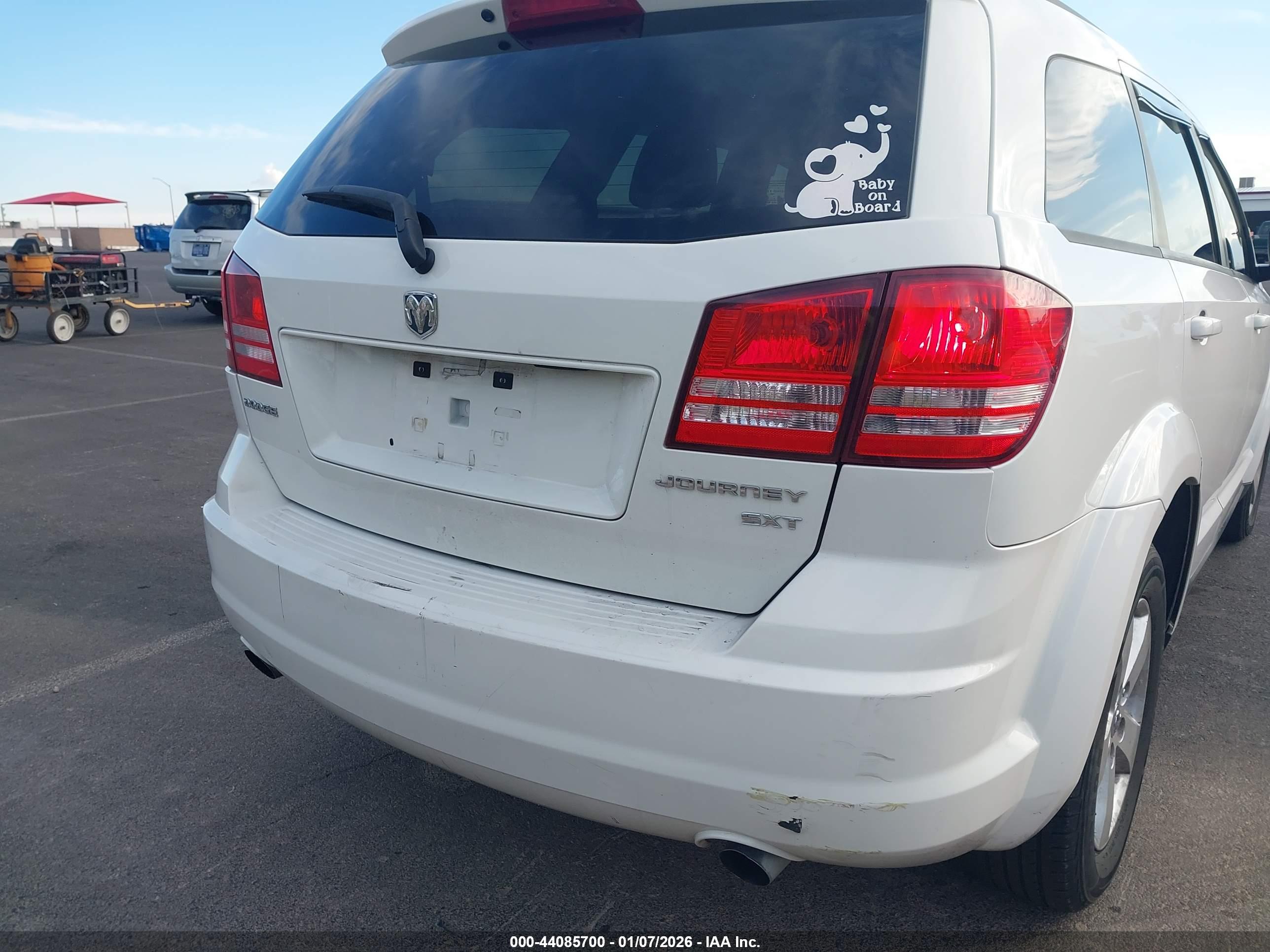 DODGE JOURNEY image 6