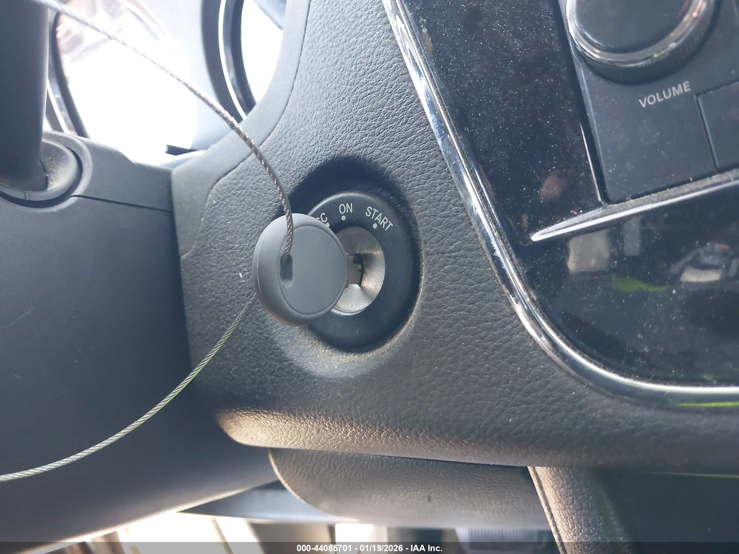 CHRYSLER 200 image 11
