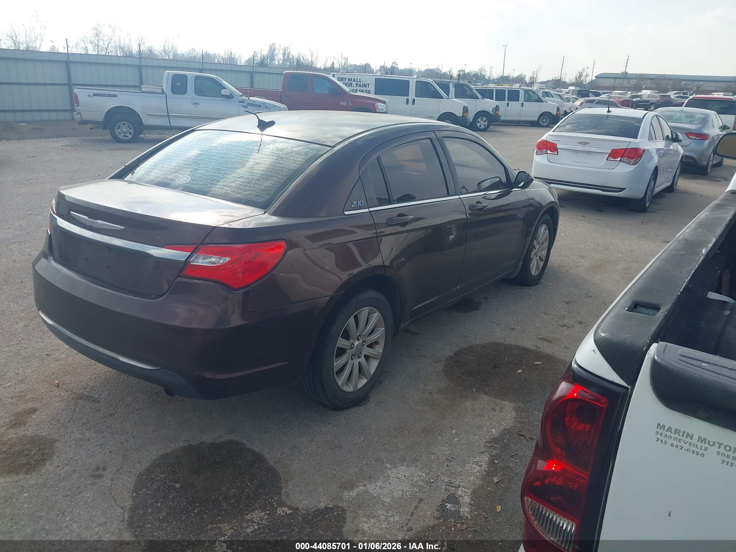 CHRYSLER 200 image 4