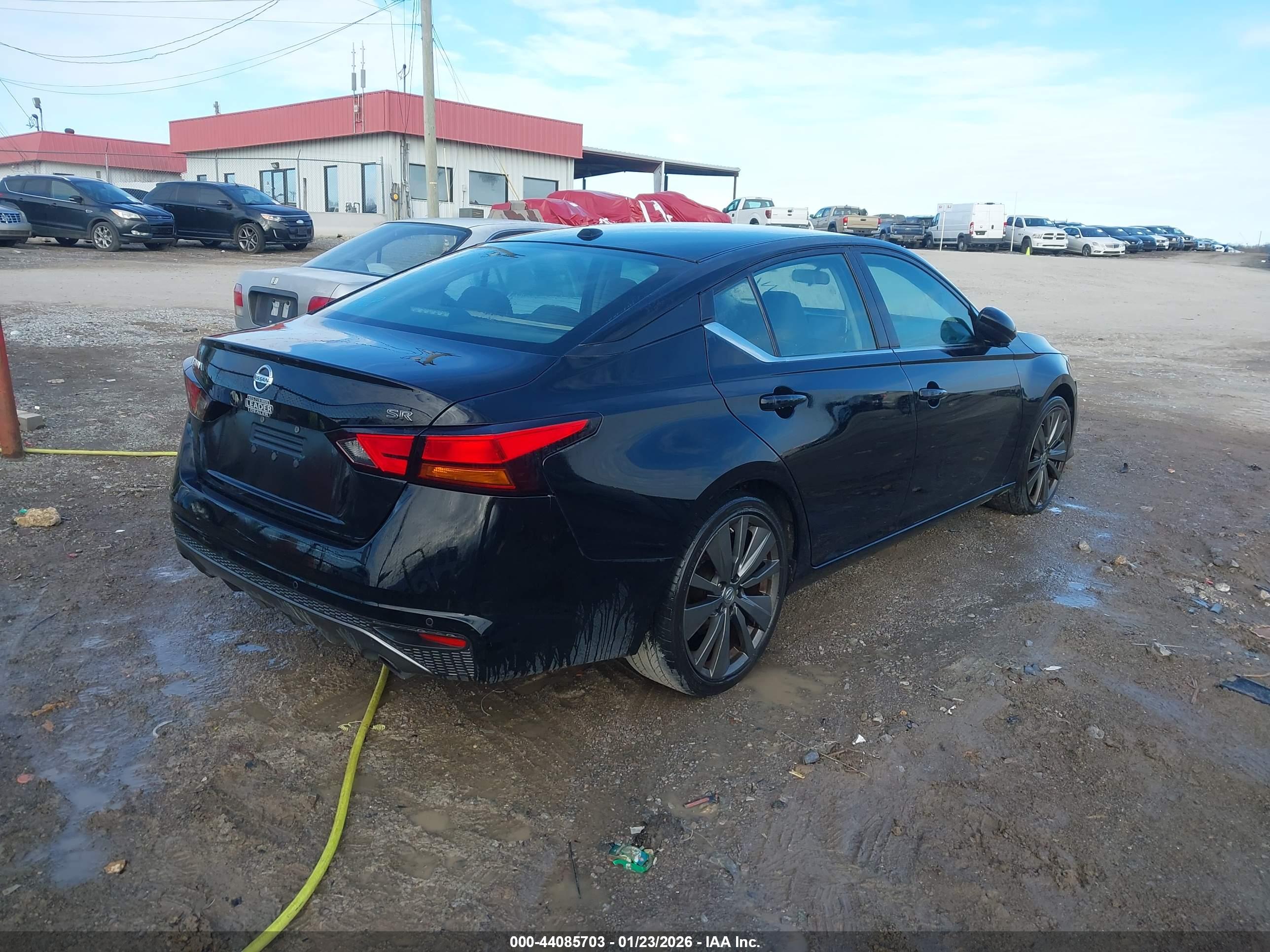 NISSAN ALTIMA image 4