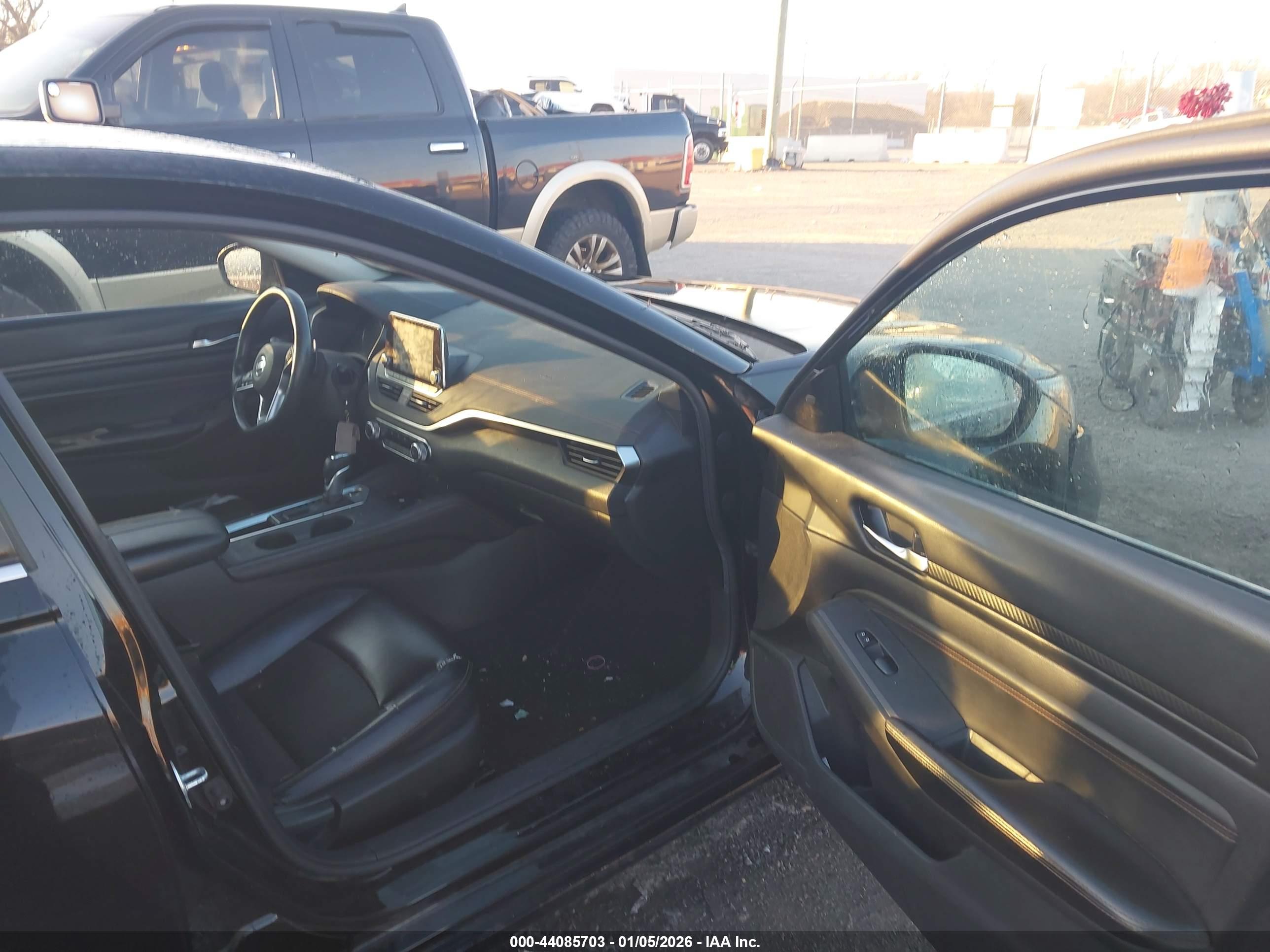 NISSAN ALTIMA image 5