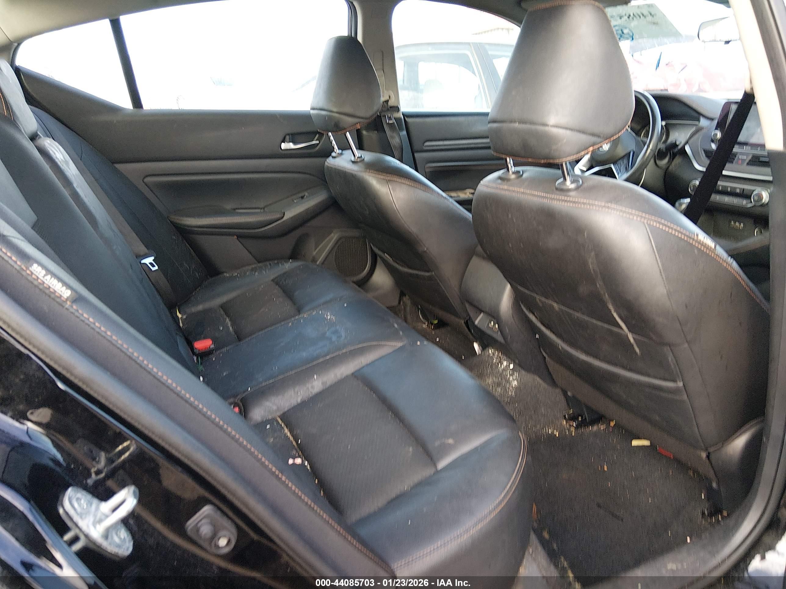 NISSAN ALTIMA image 8