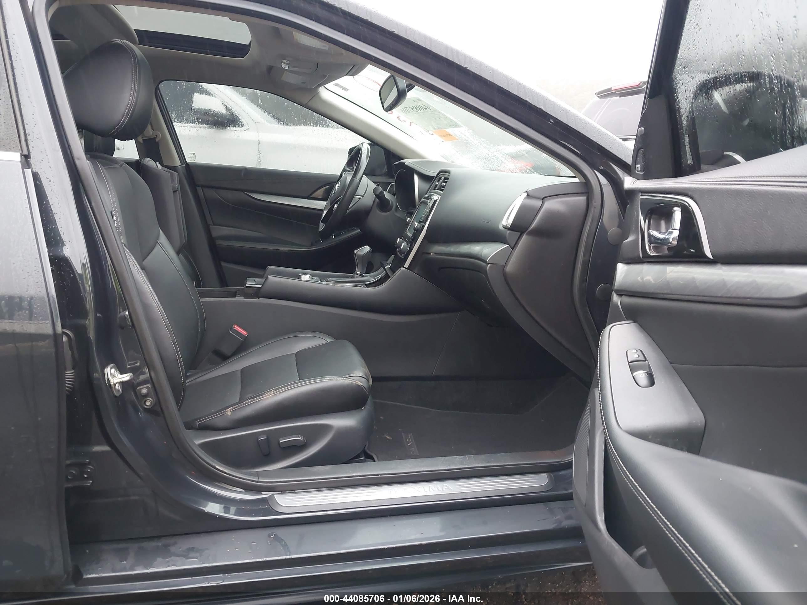 NISSAN MAXIMA image 5