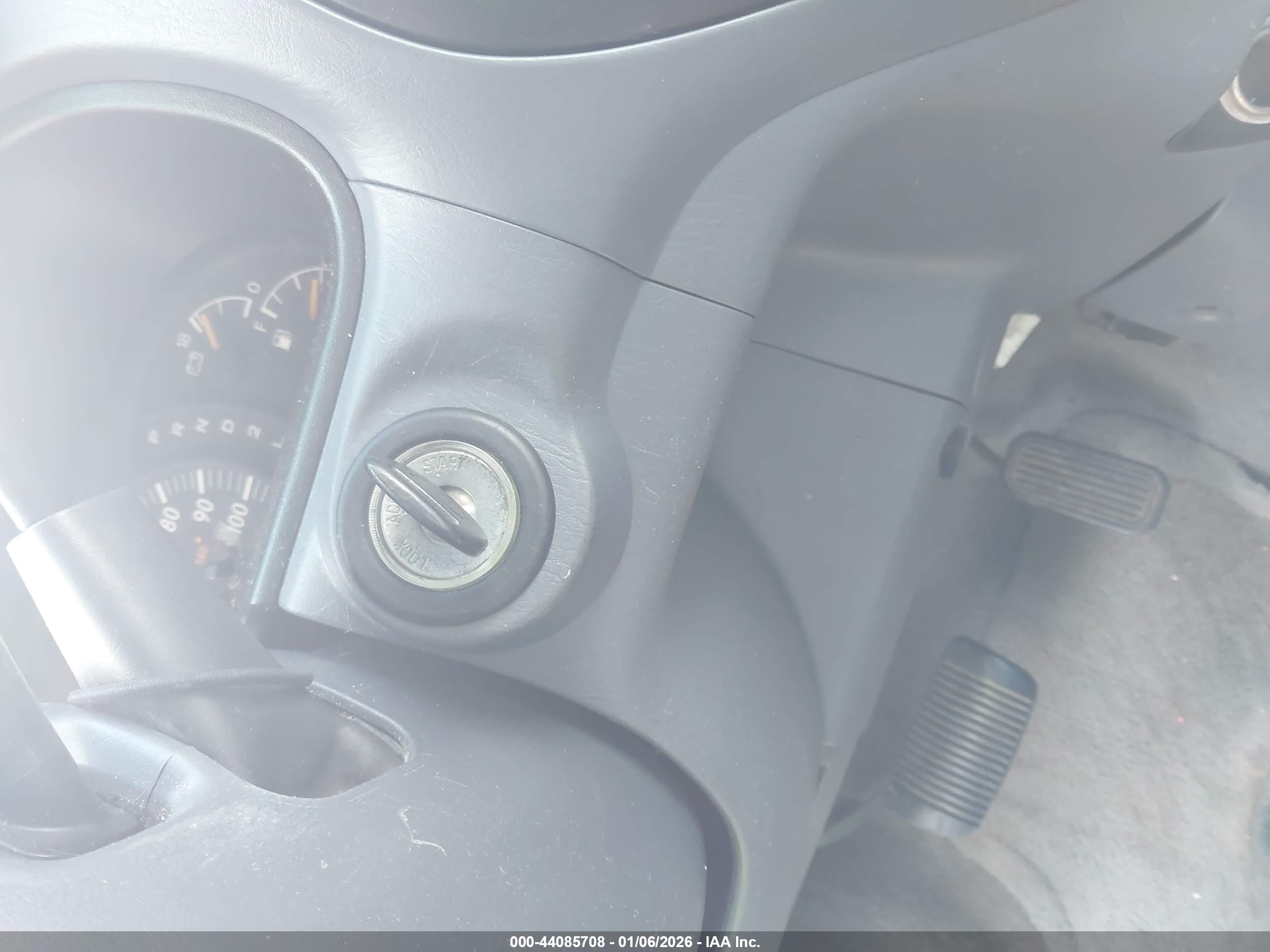 TOYOTA TUNDRA image 11