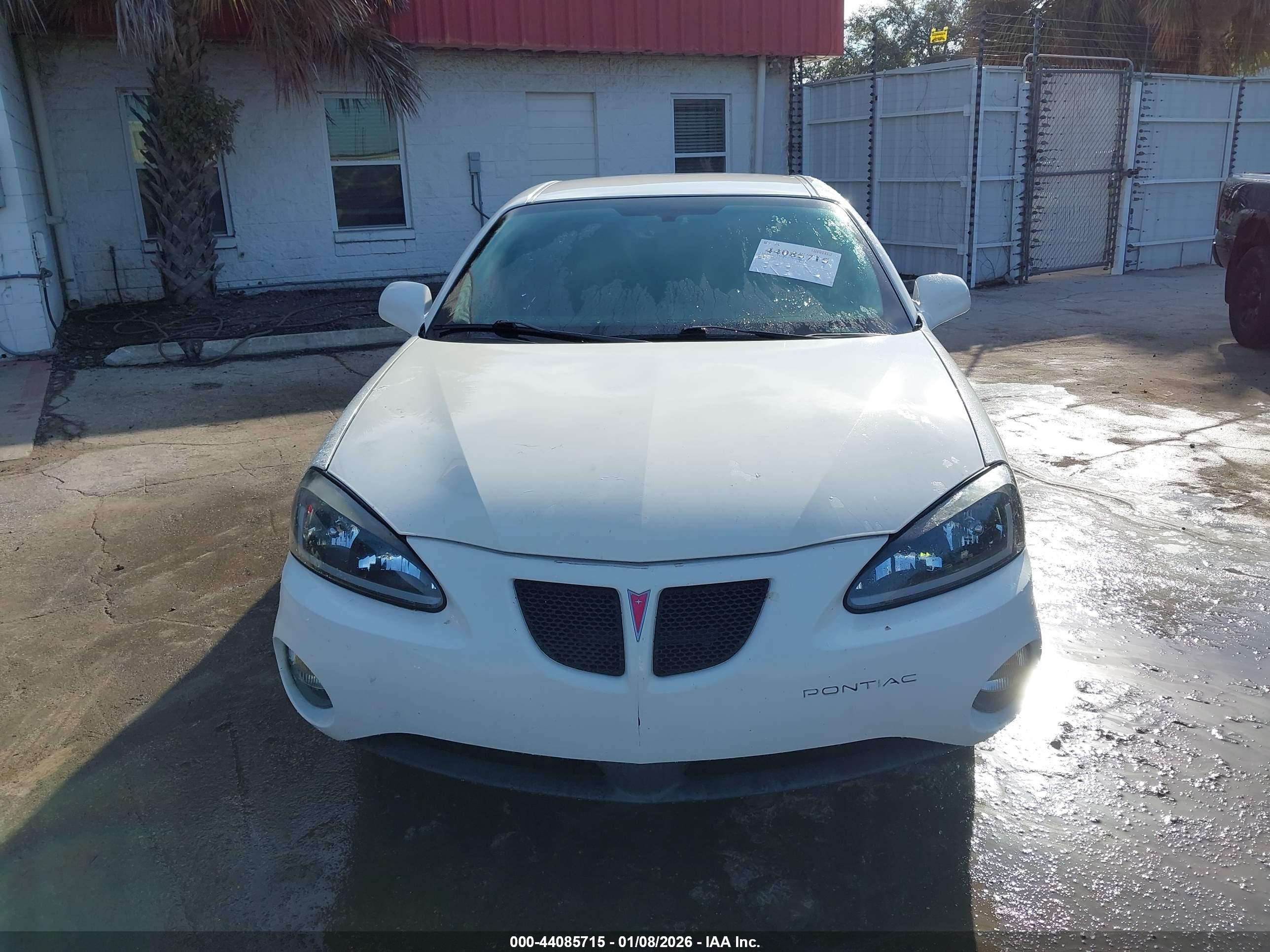 PONTIAC GRAND image 6