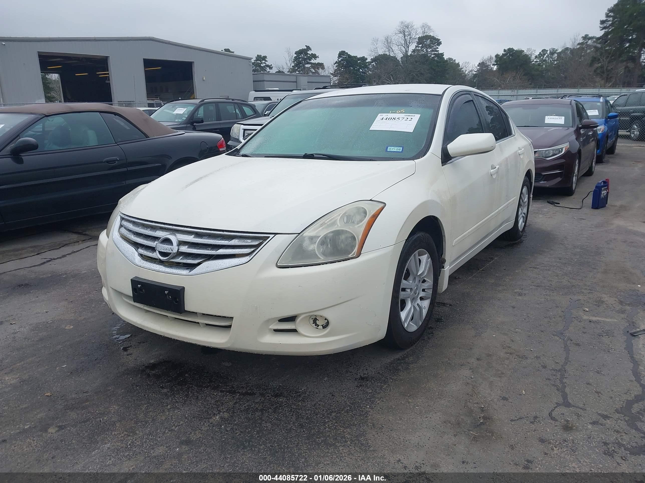 NISSAN ALTIMA image 2
