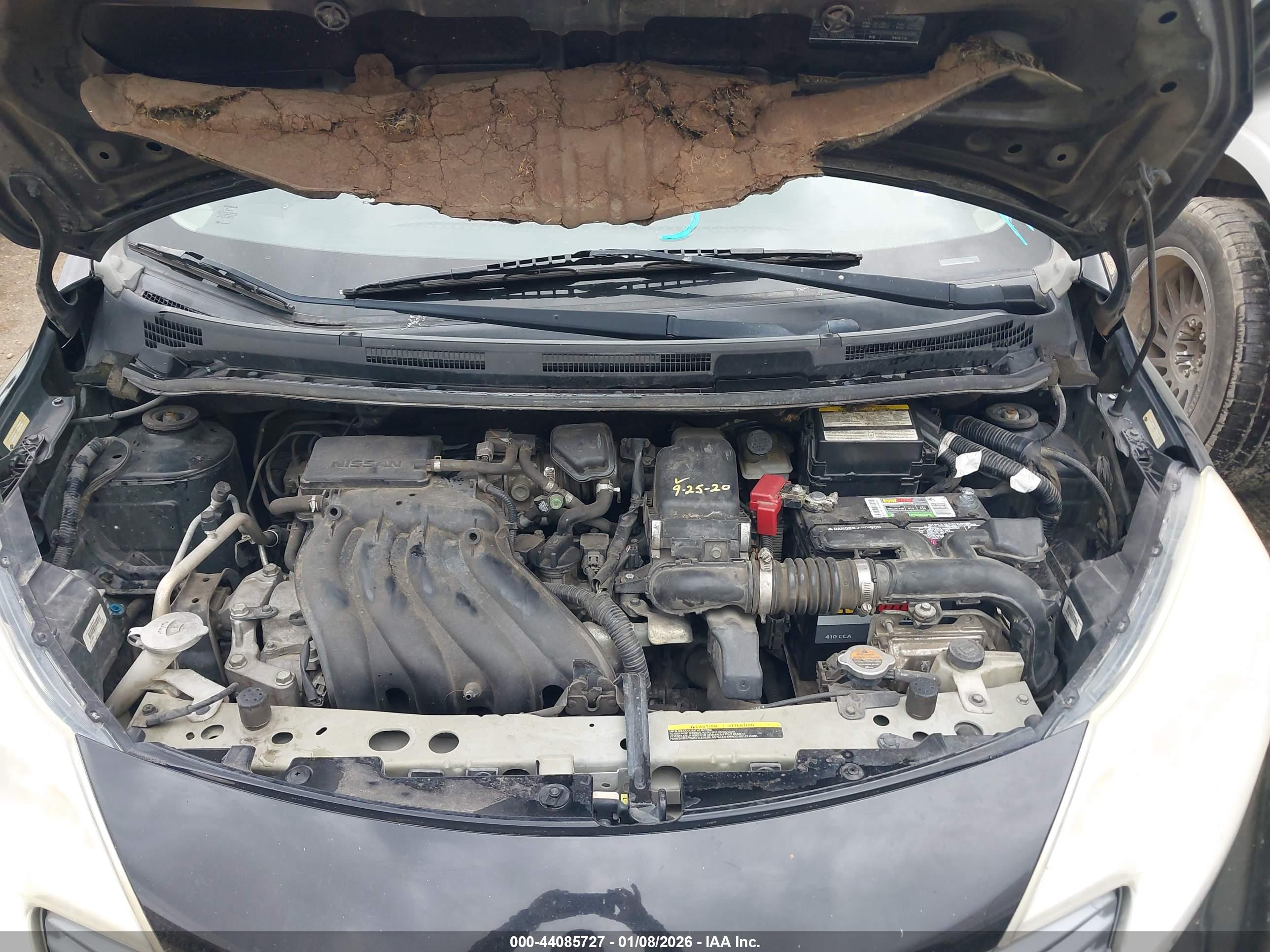 NISSAN VERSA image 10