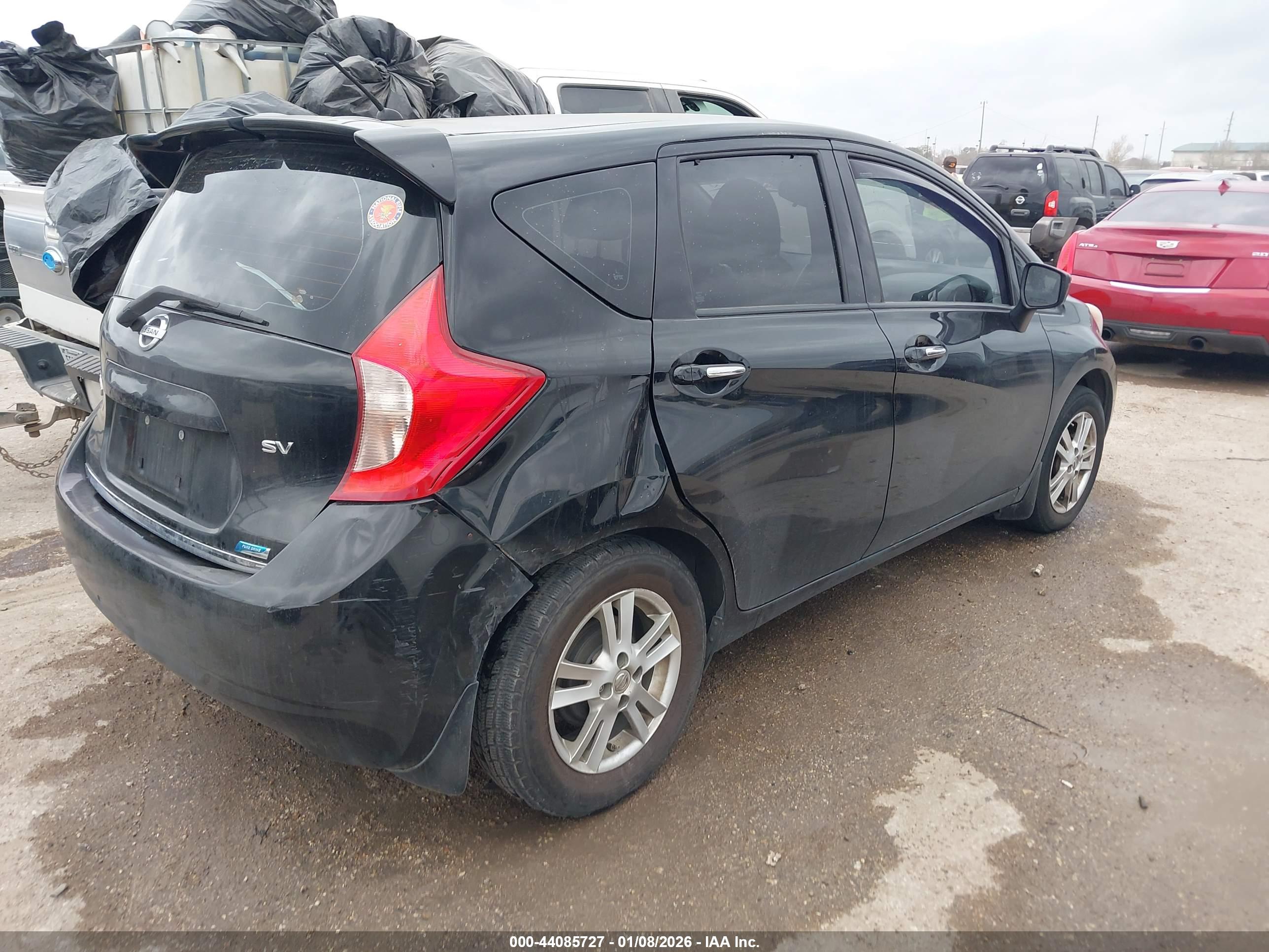 NISSAN VERSA image 4