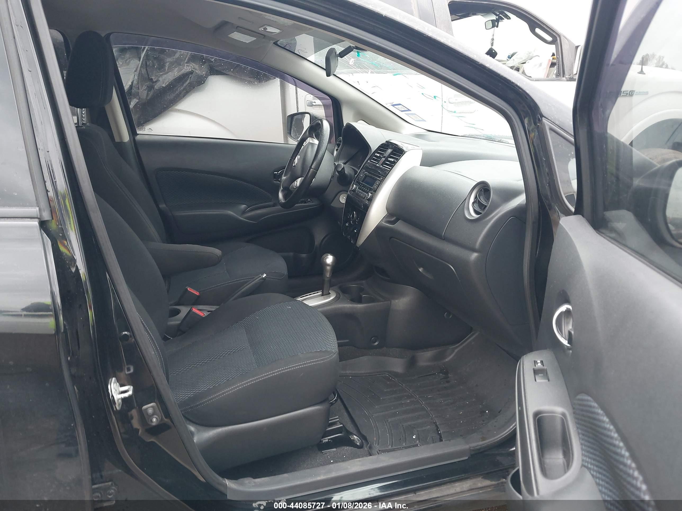 NISSAN VERSA image 5