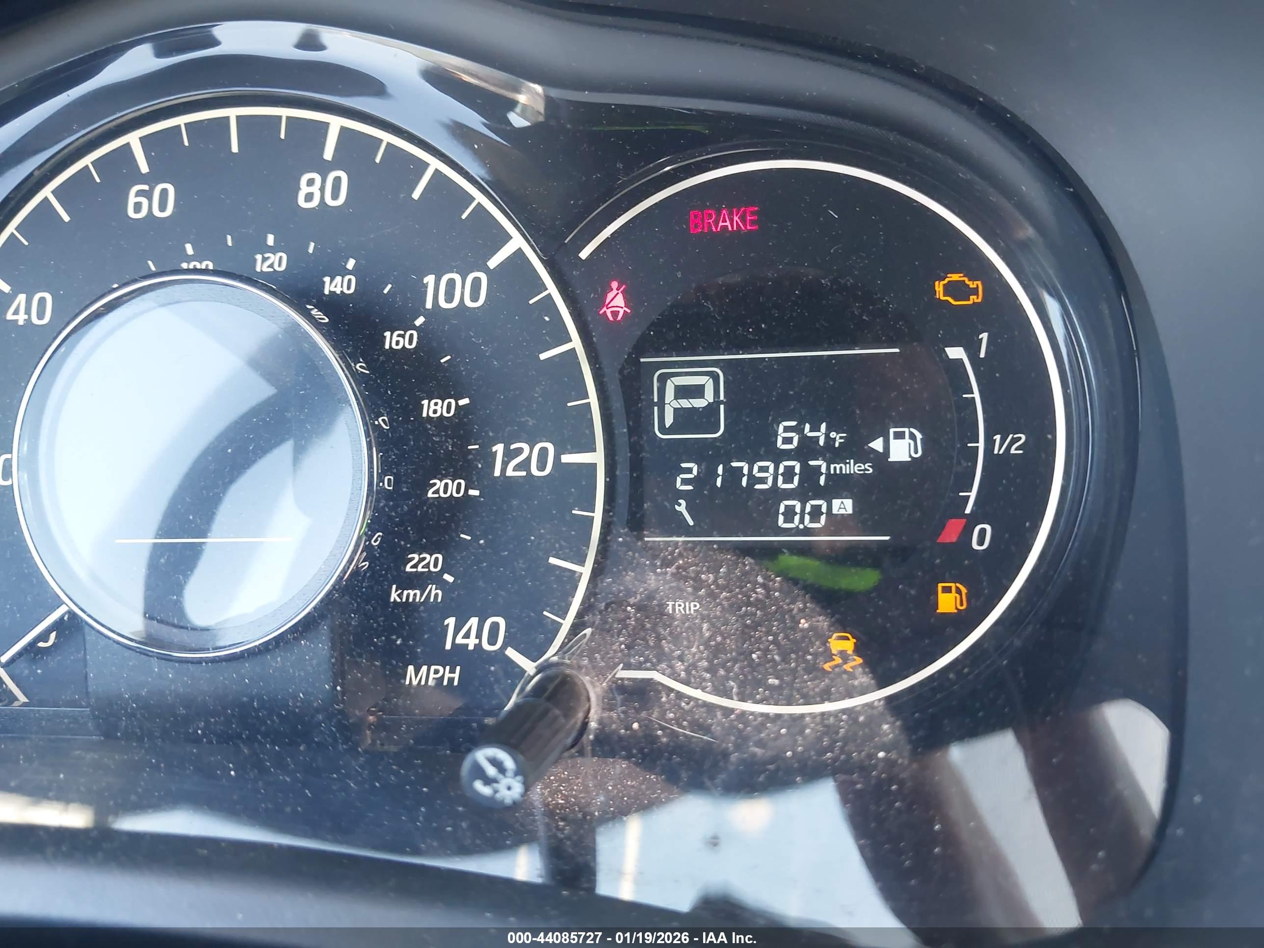 NISSAN VERSA image 7