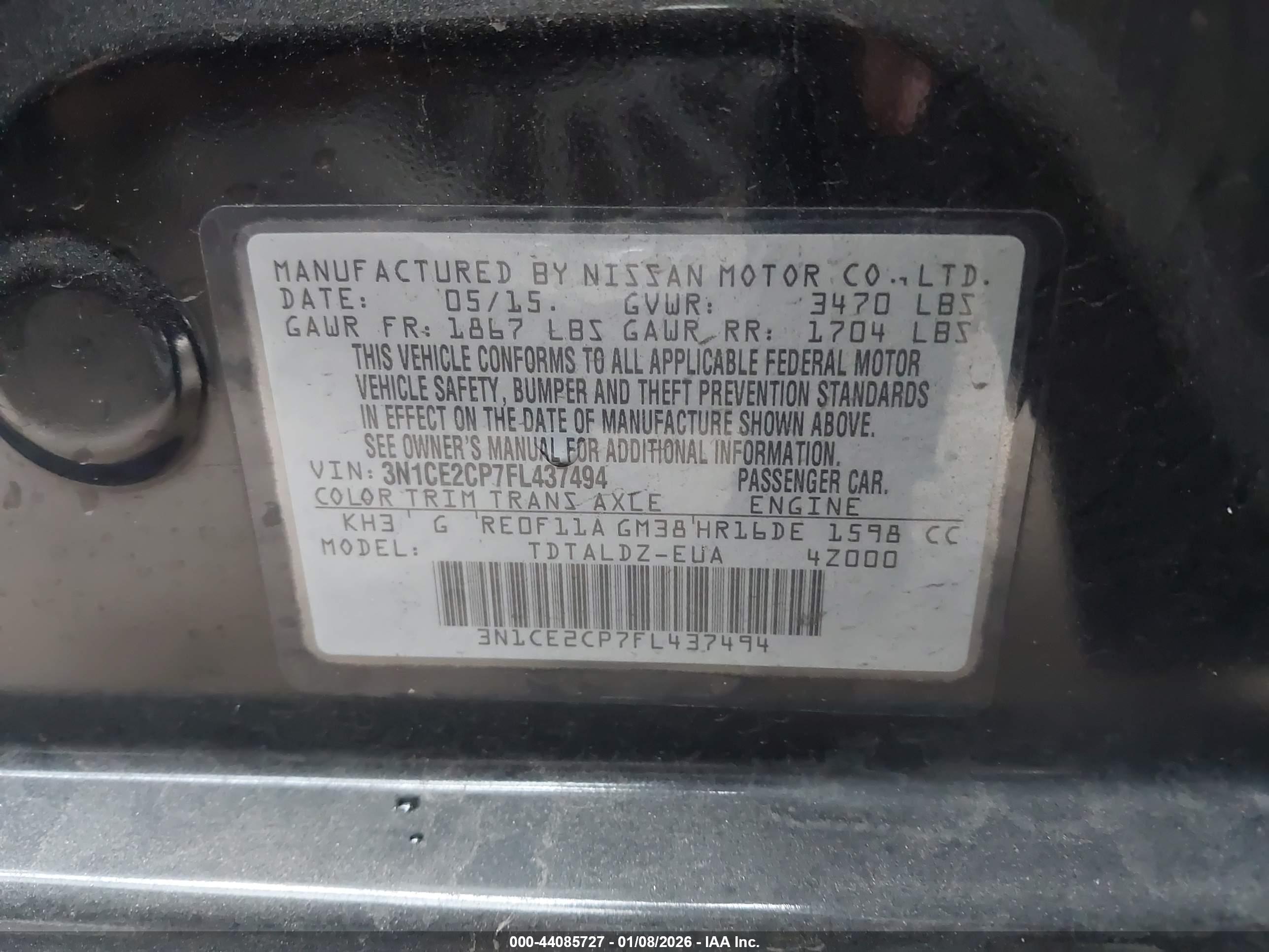 NISSAN VERSA image 9