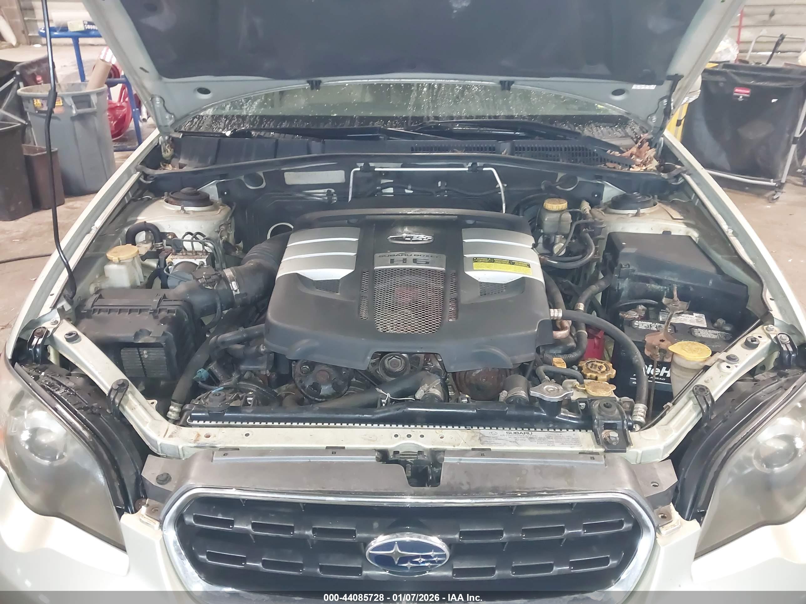 SUBARU OUTBACK image 10