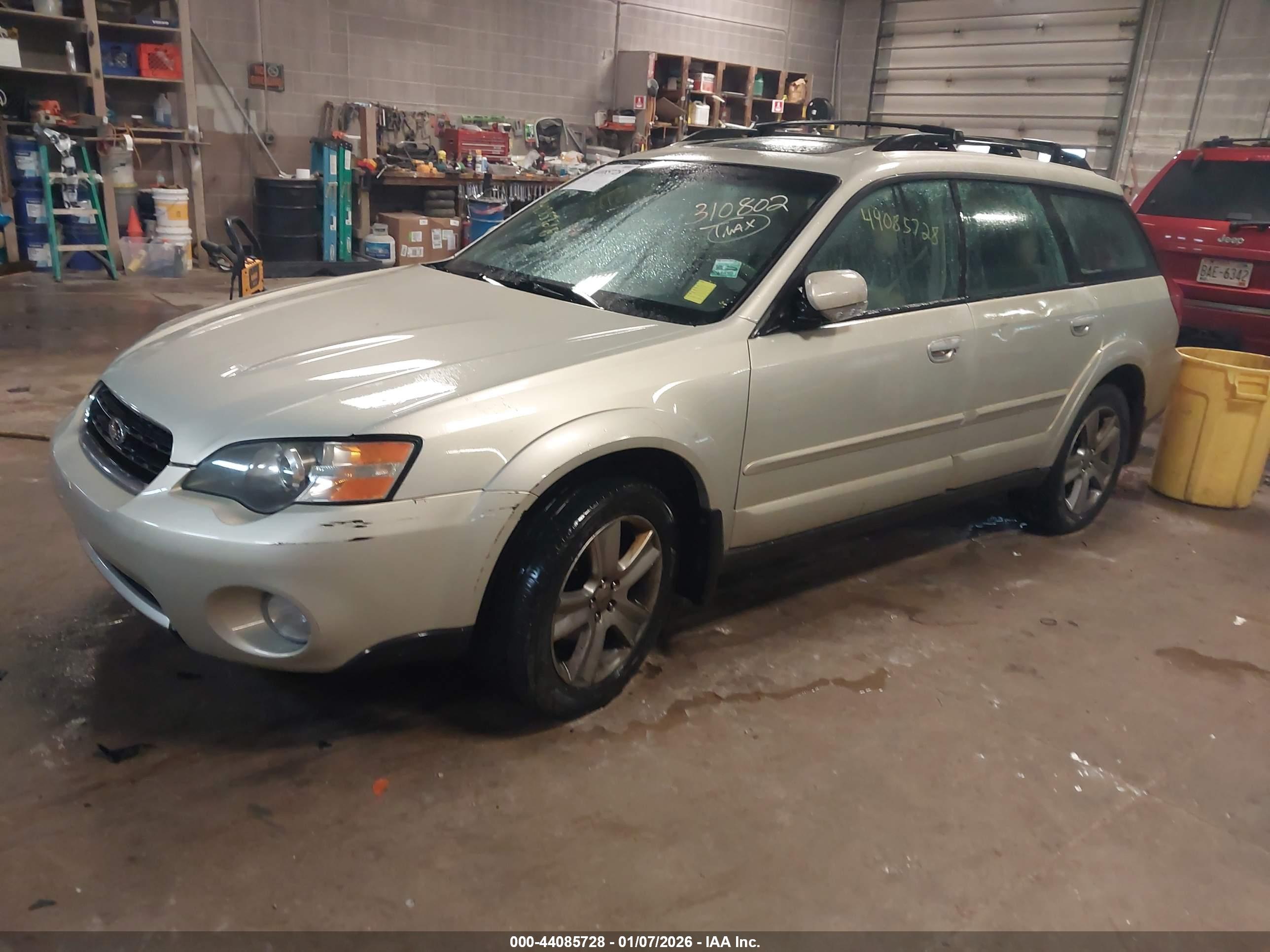 SUBARU OUTBACK image 2