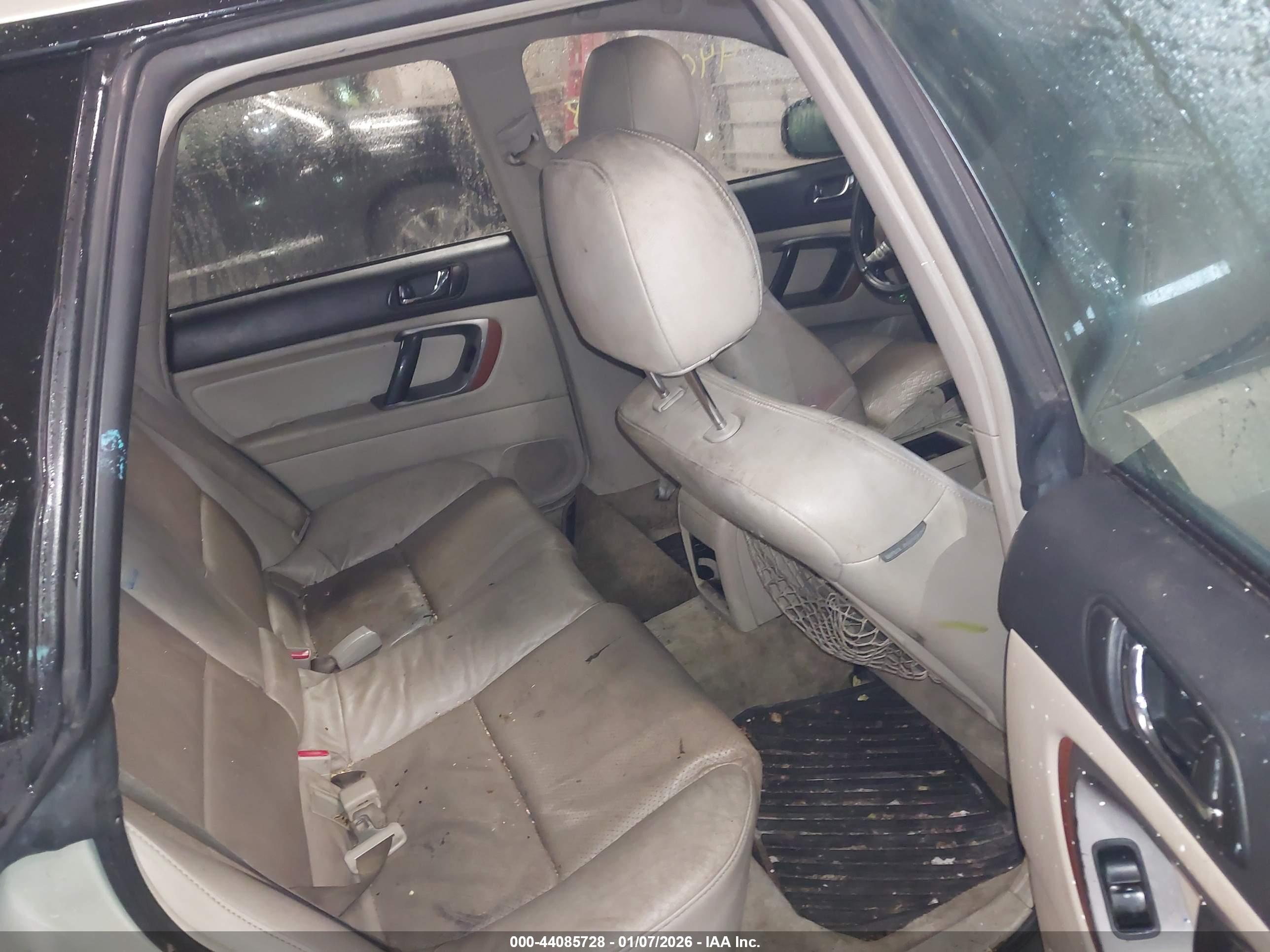 SUBARU OUTBACK image 8