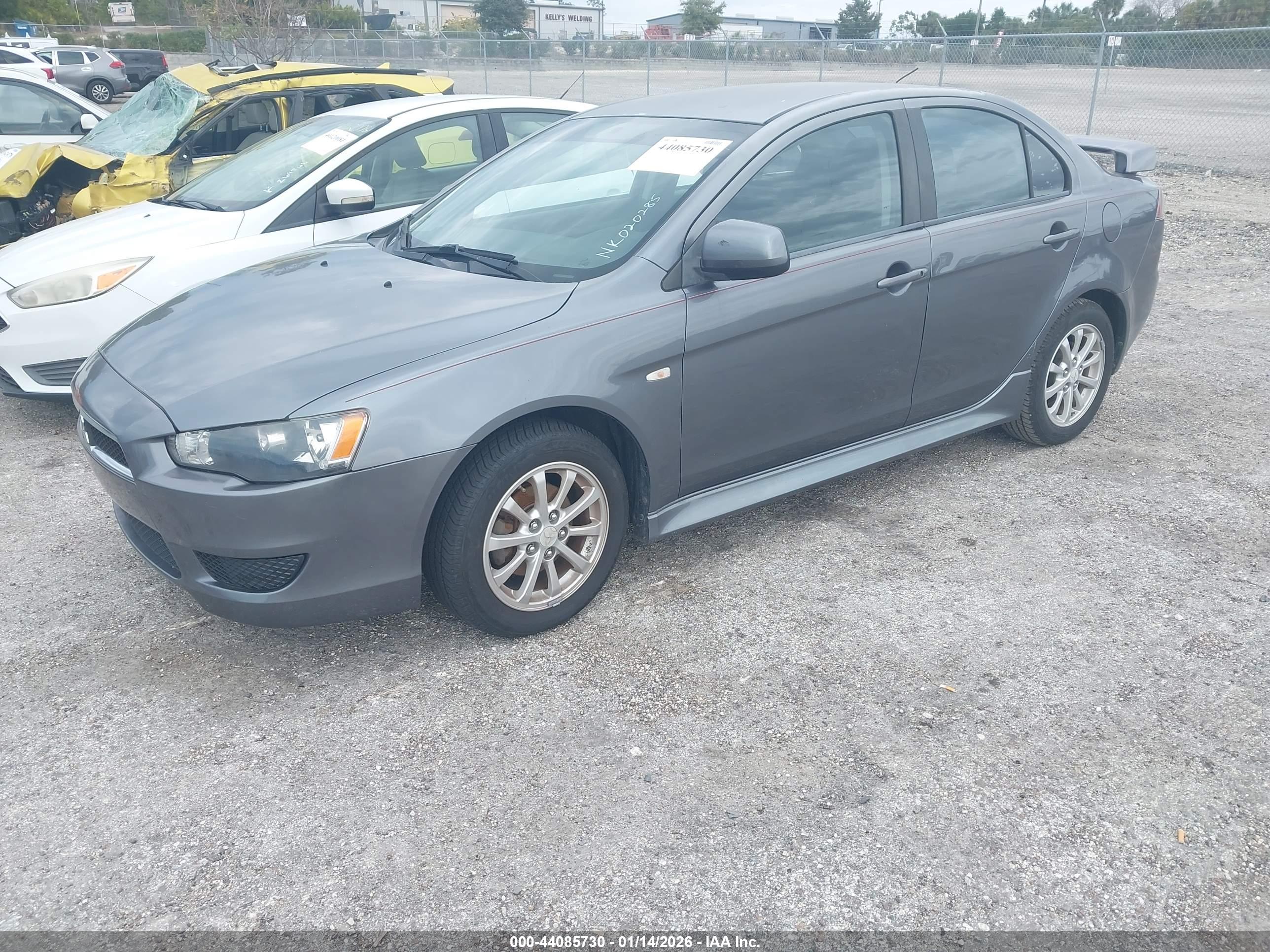 MITSUBISHI LANCER image 2