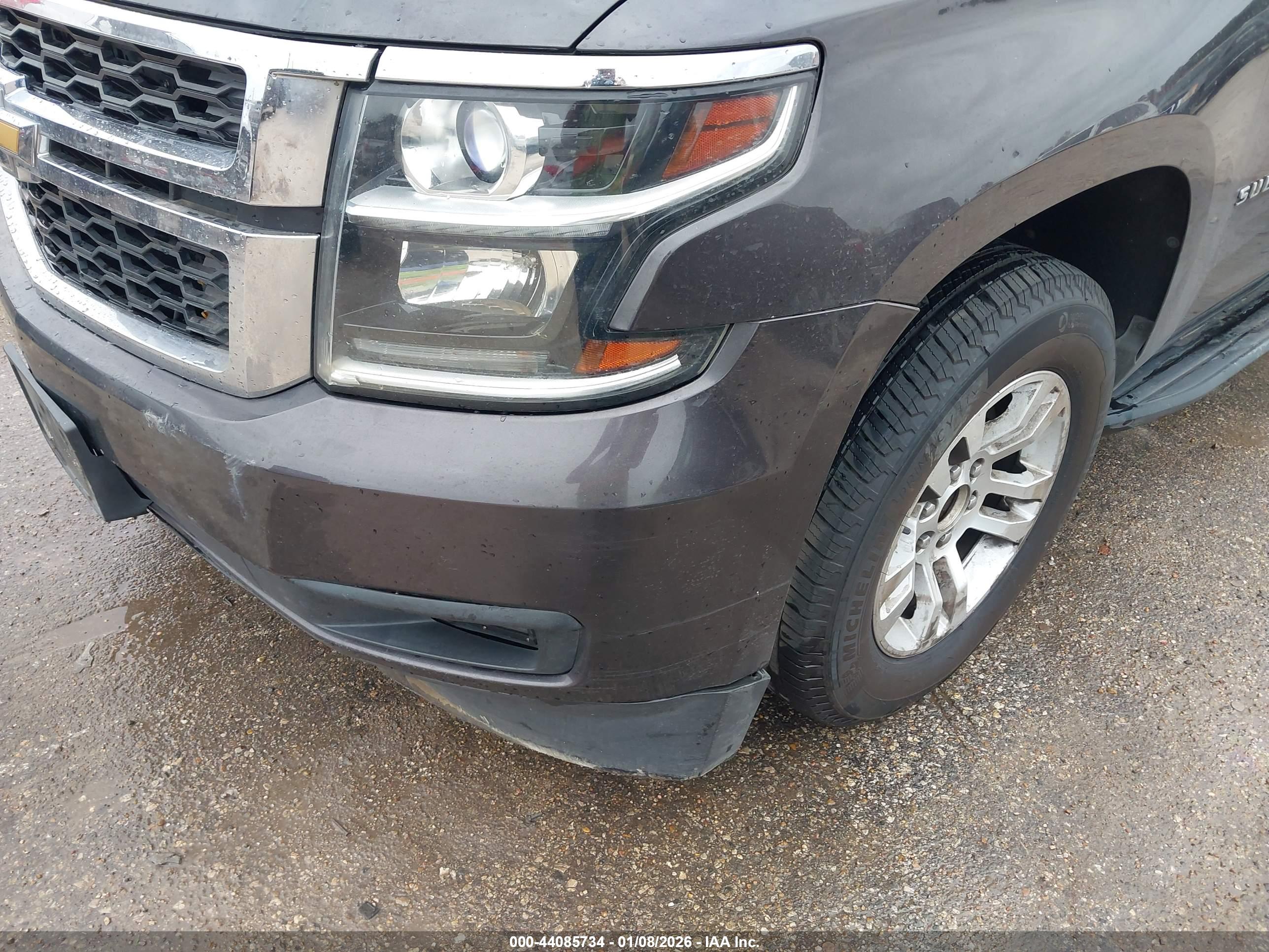 CHEVROLET SUBURBAN image 6