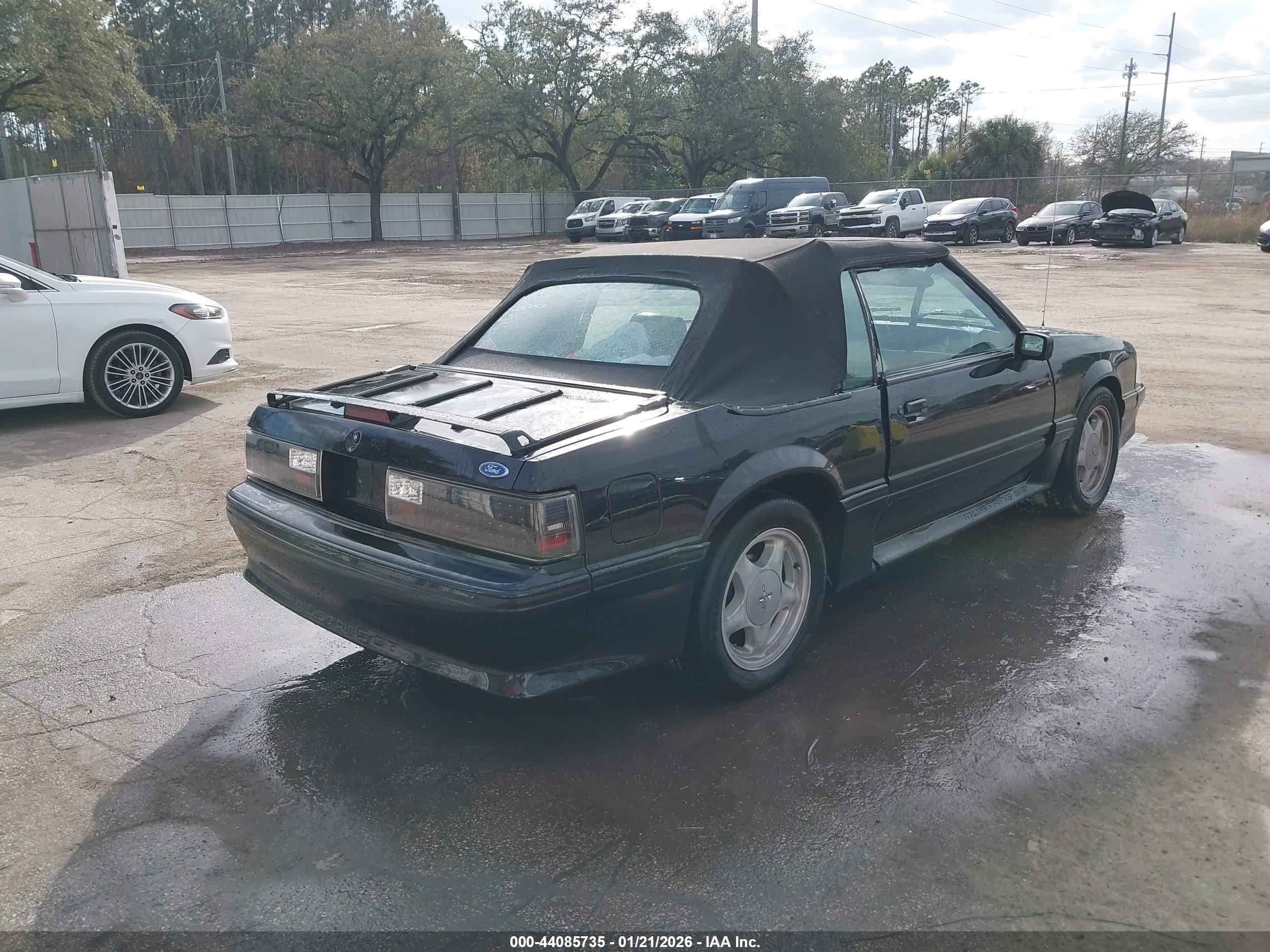 FORD MUSTANG image 4