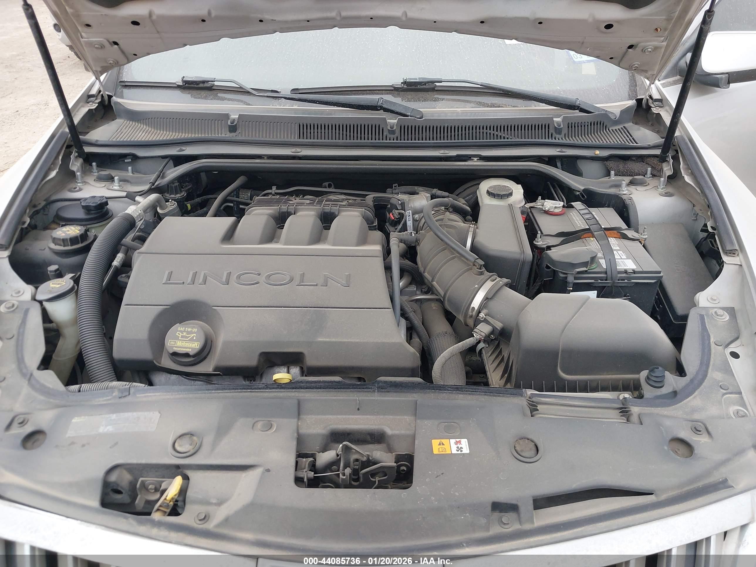 LINCOLN MKS image 10