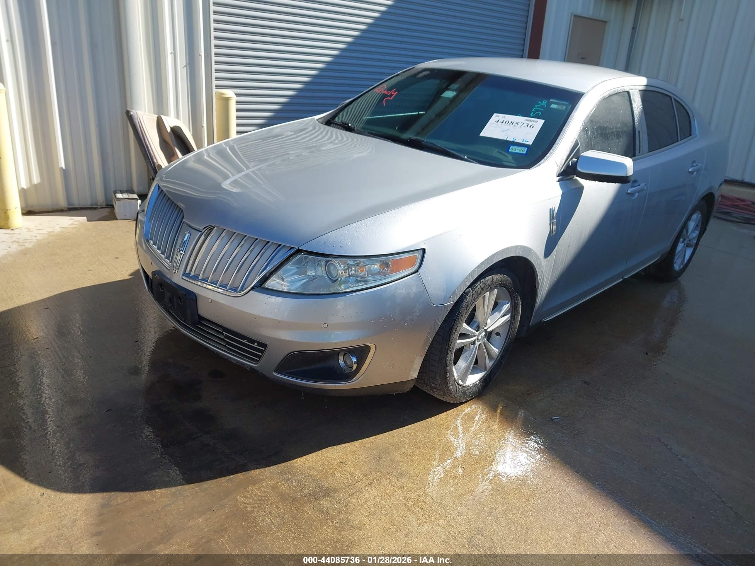 LINCOLN MKS image 2