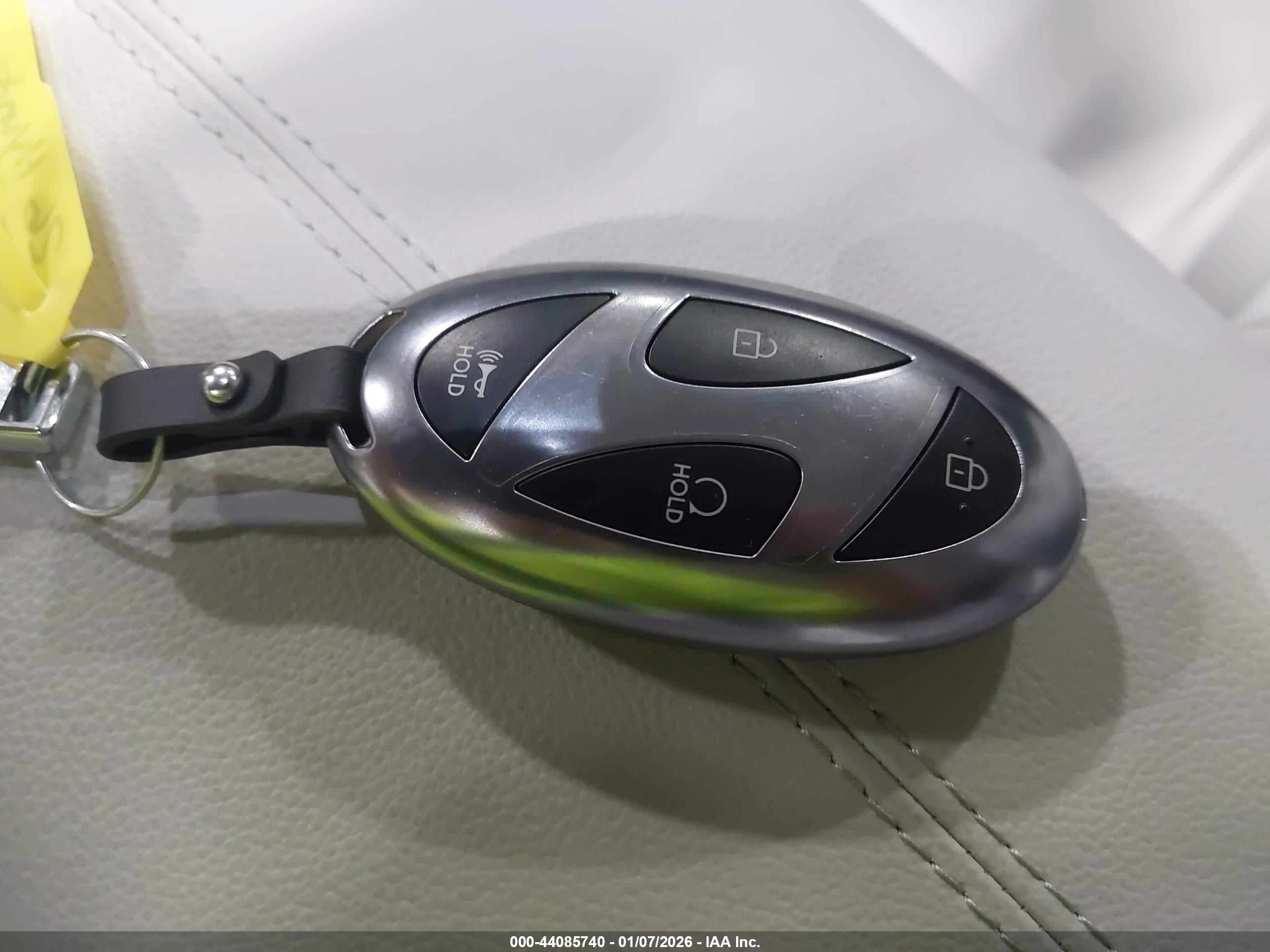 HYUNDAI TUCSON image 11