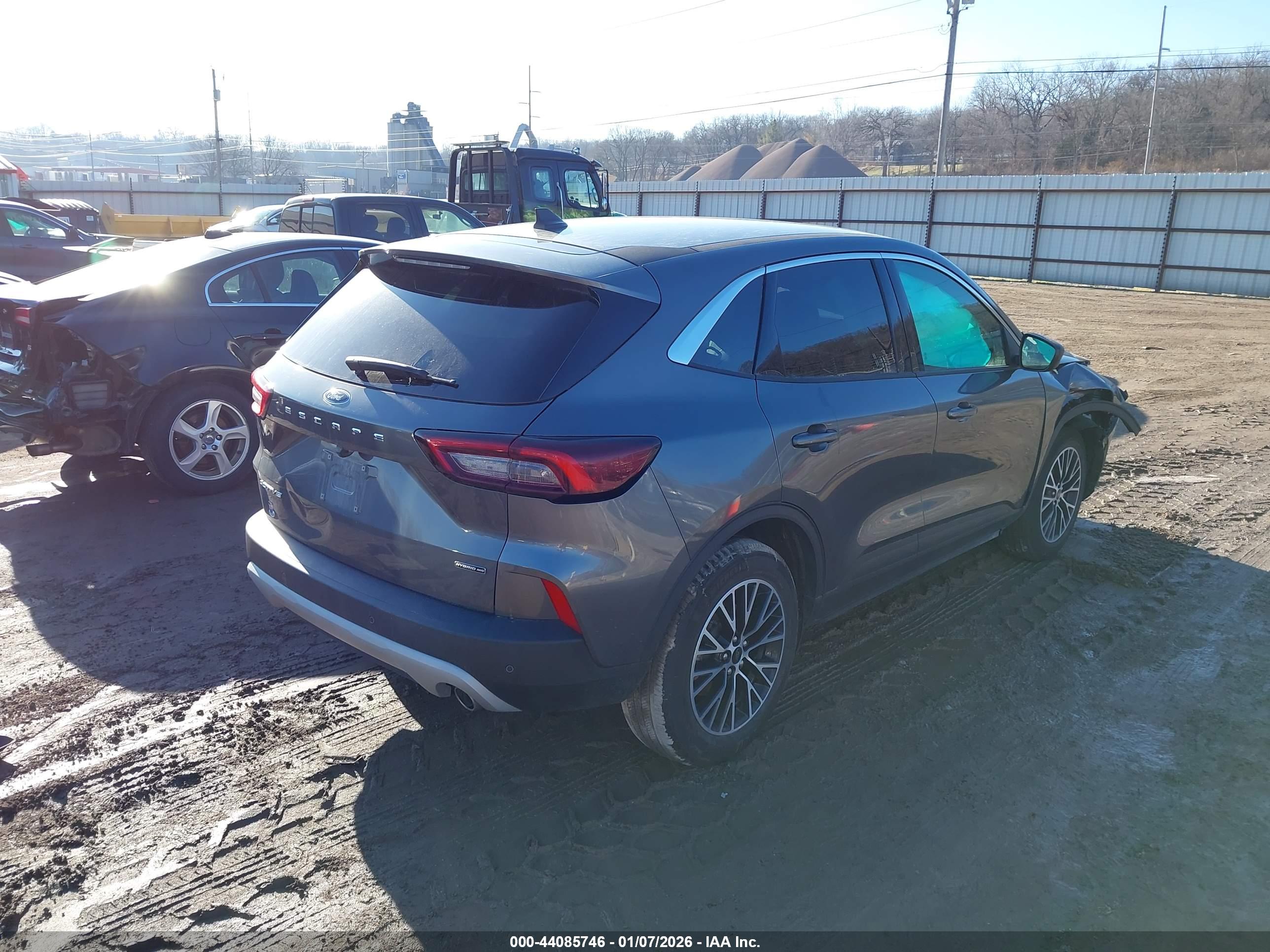 FORD ESCAPE image 4
