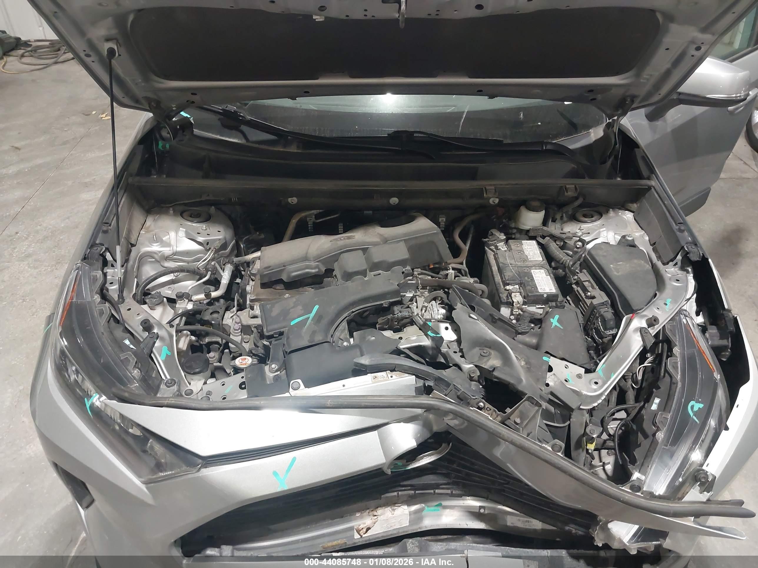 TOYOTA RAV4 image 10