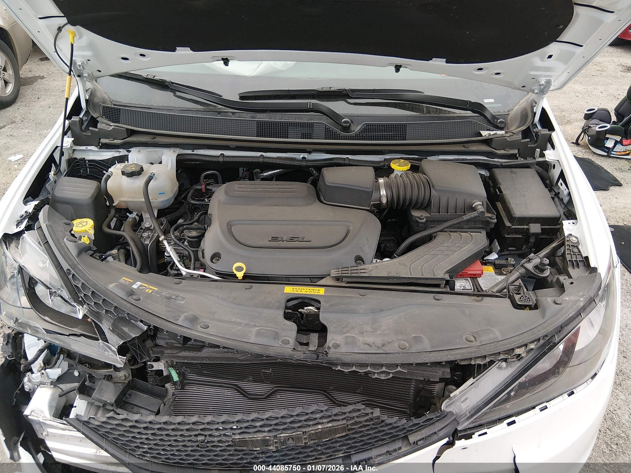 CHRYSLER VOYAGER image 10