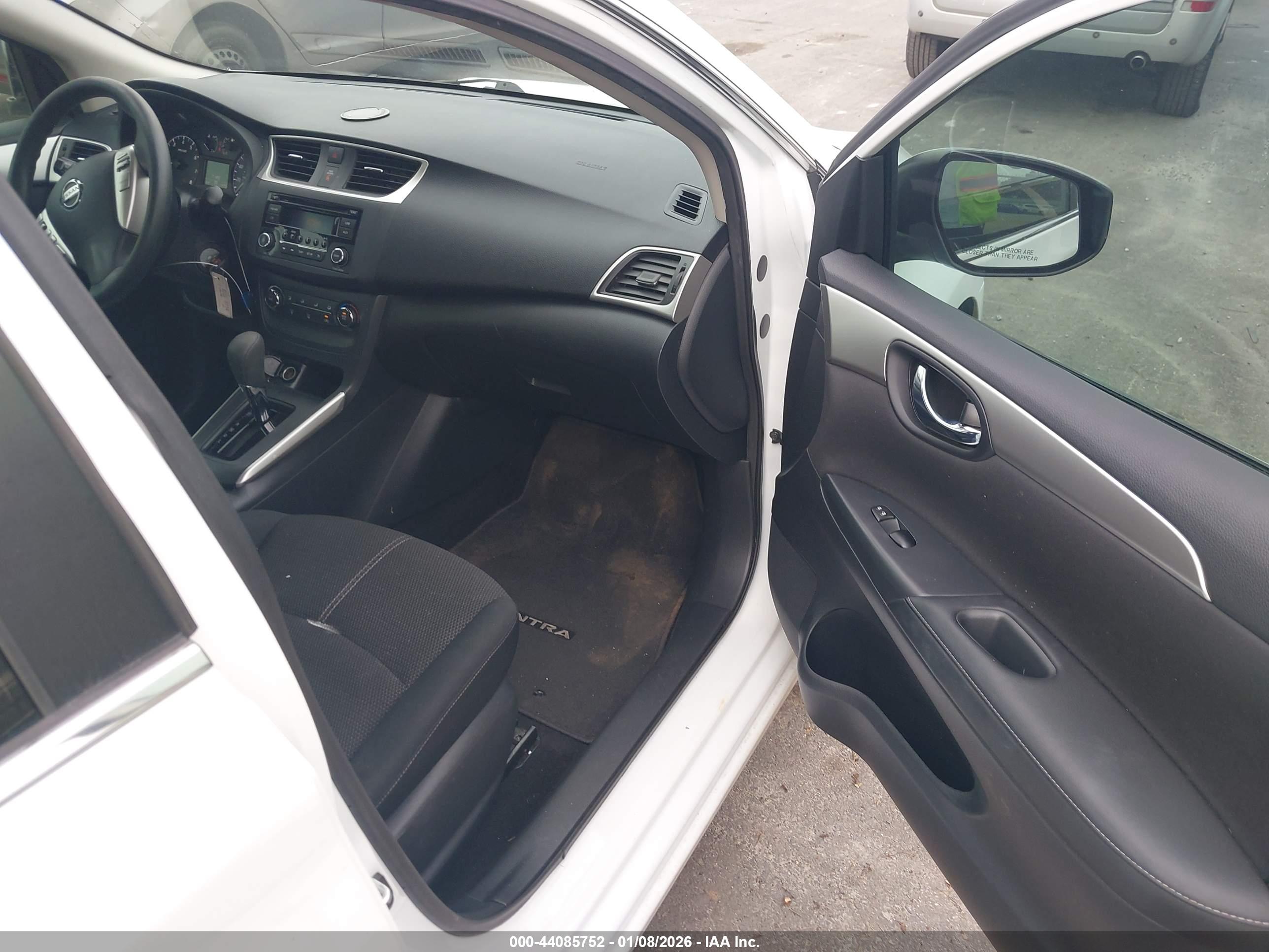 NISSAN SENTRA image 5