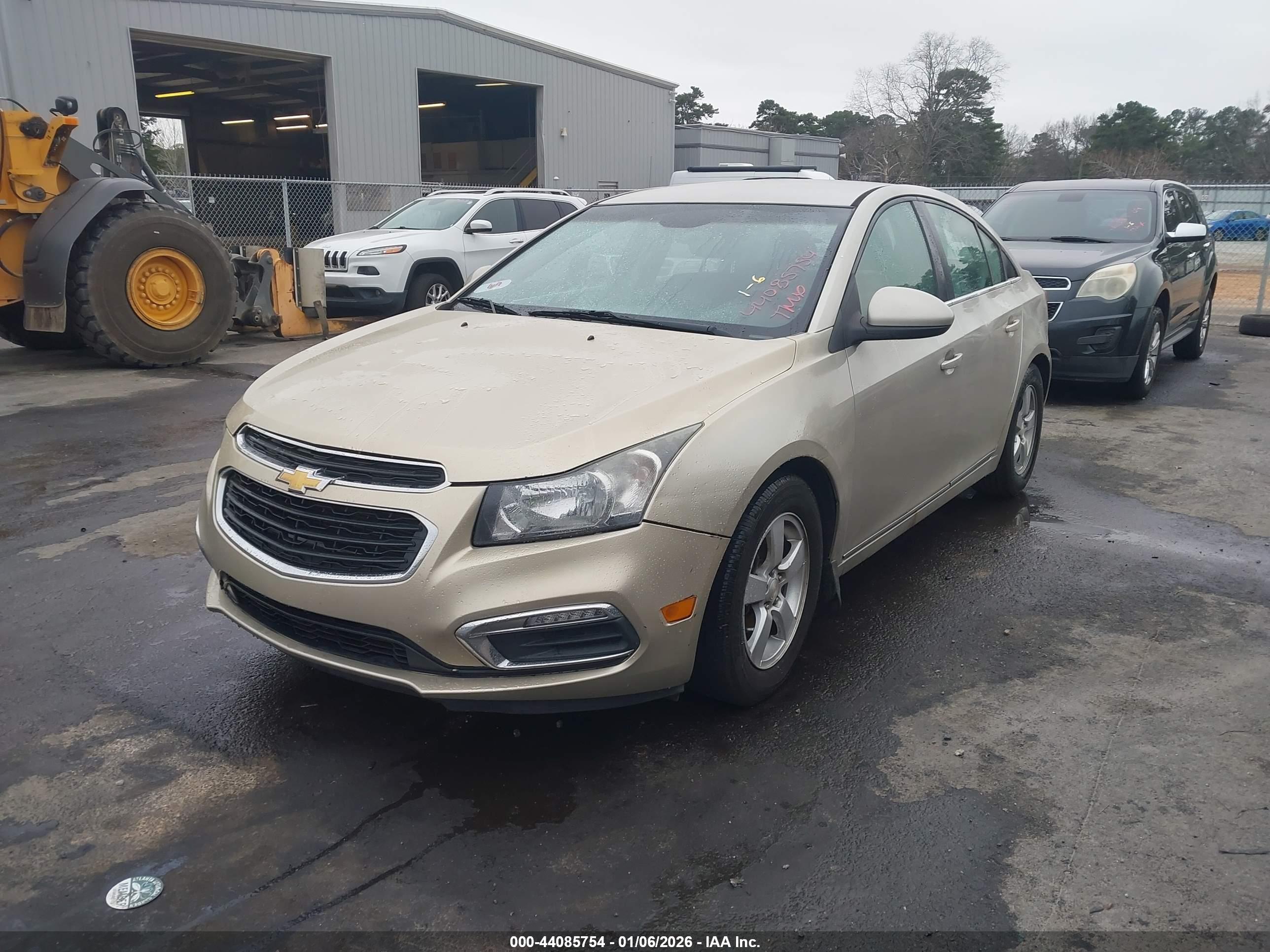 CHEVROLET CRUZE image 2