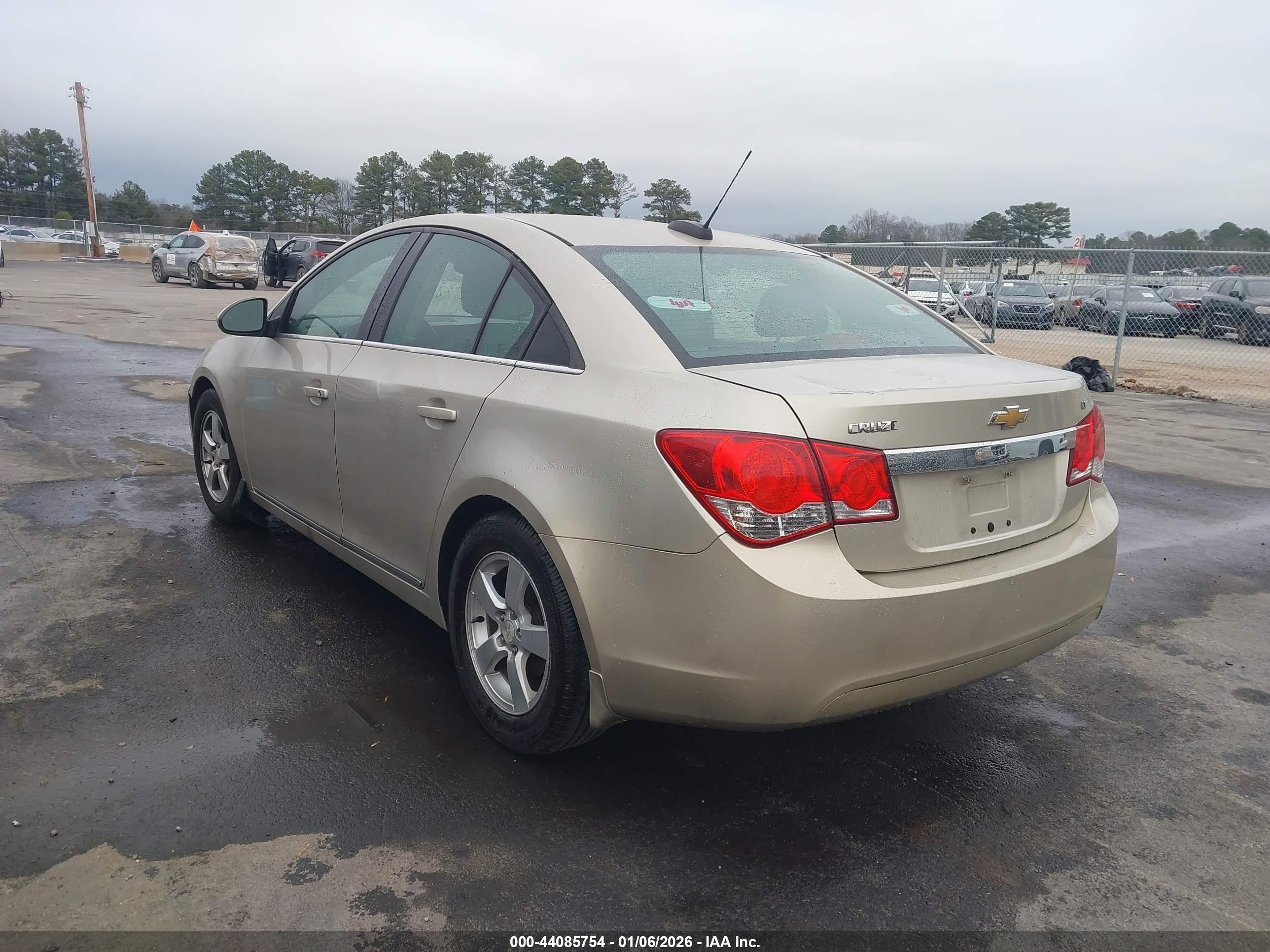 CHEVROLET CRUZE image 3