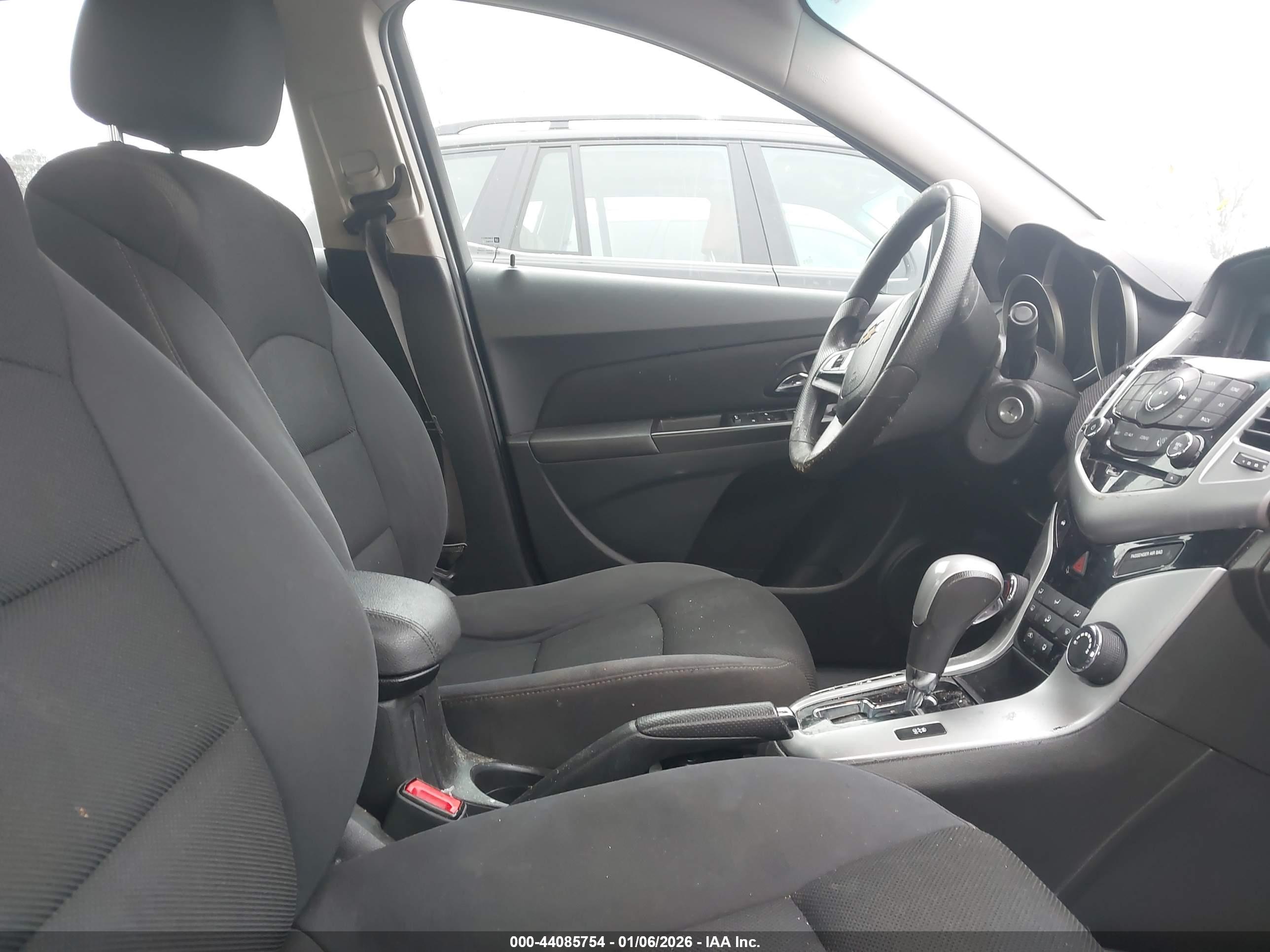 CHEVROLET CRUZE image 5